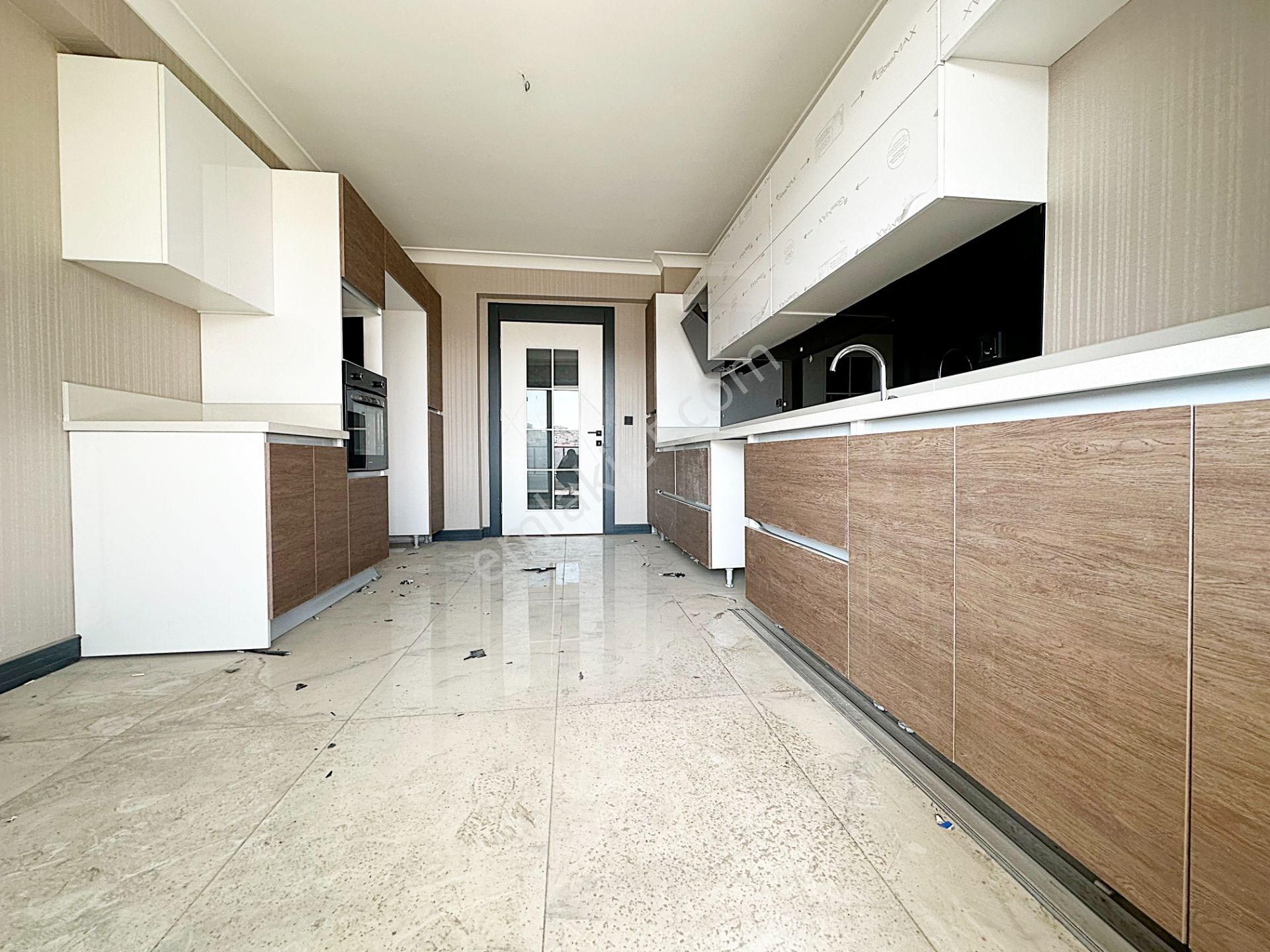 Cihandan Ovacık'ta Tek Bloklu Site İçerisinde 4+1 Satılık - Görsel 2