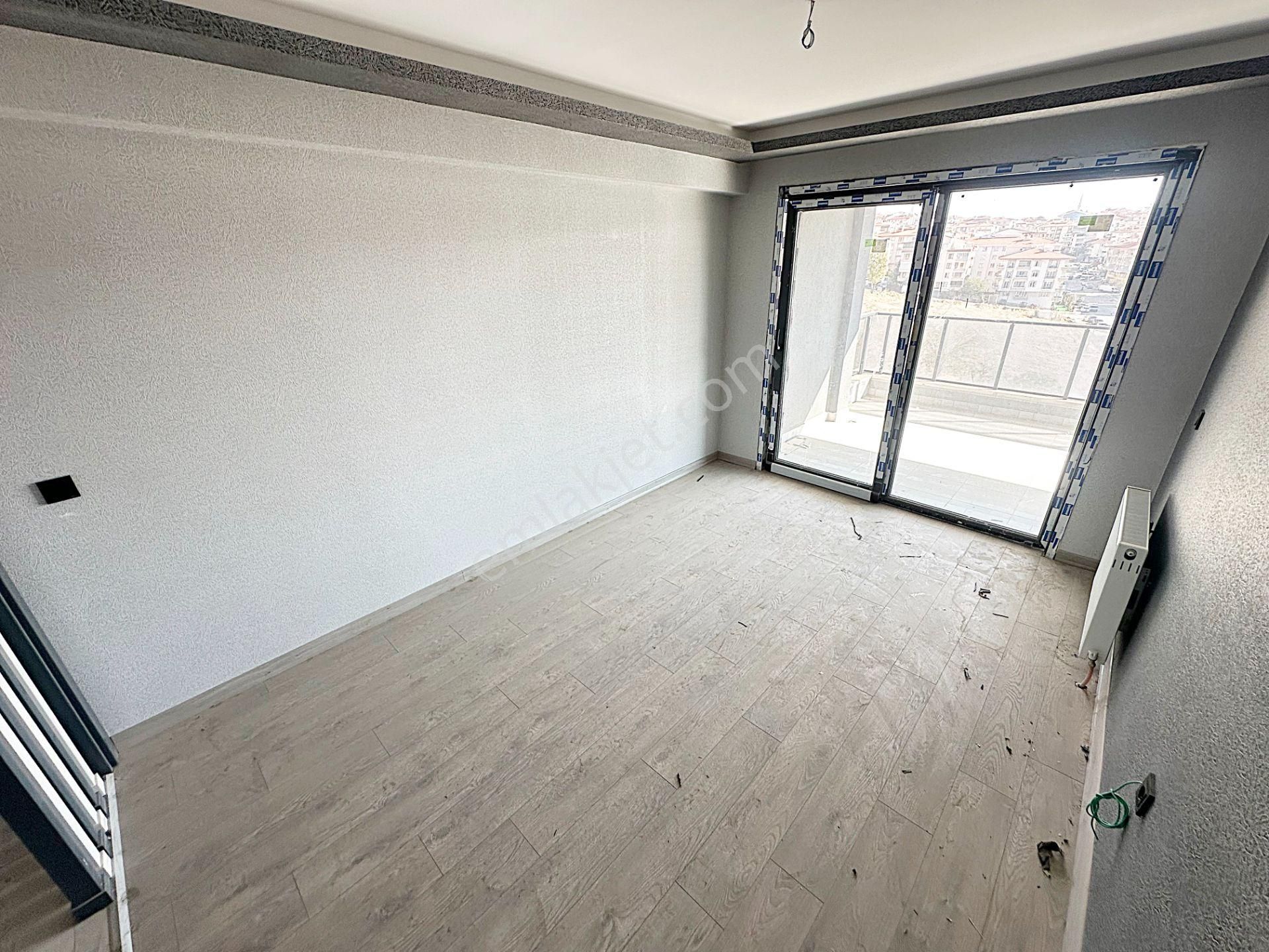 Cihandan Ovacık'ta Tek Bloklu Site İçerisinde 4+1 Satılık - Görsel 12