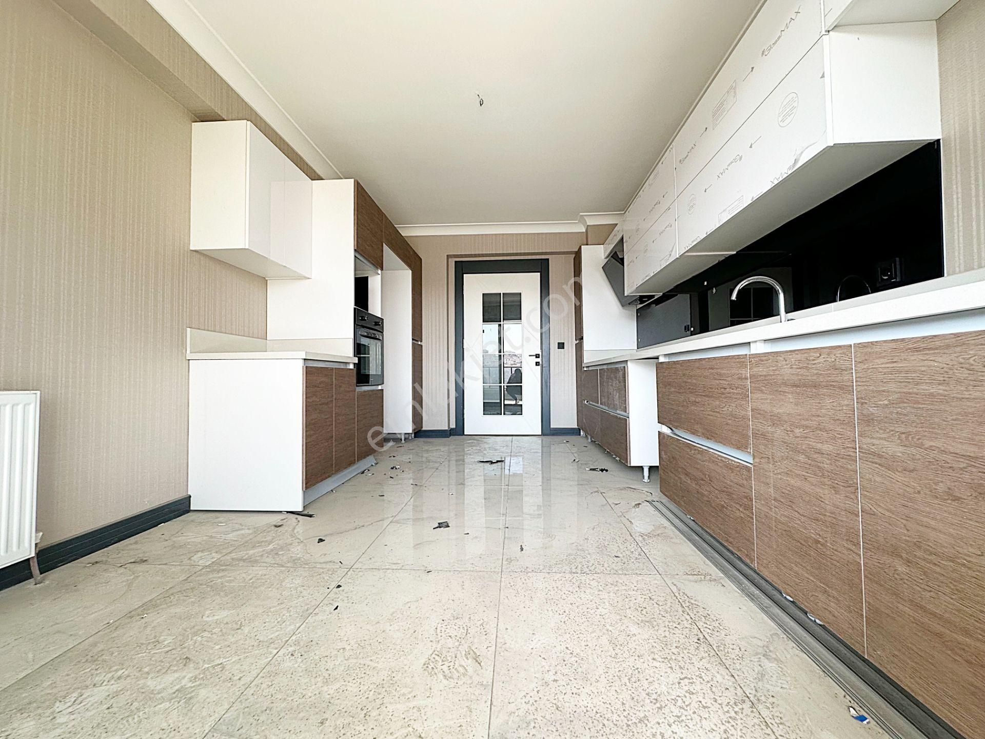 Cihandan Ovacık'ta Tek Bloklu Site İçerisinde 4+1 Satılık - Görsel 4