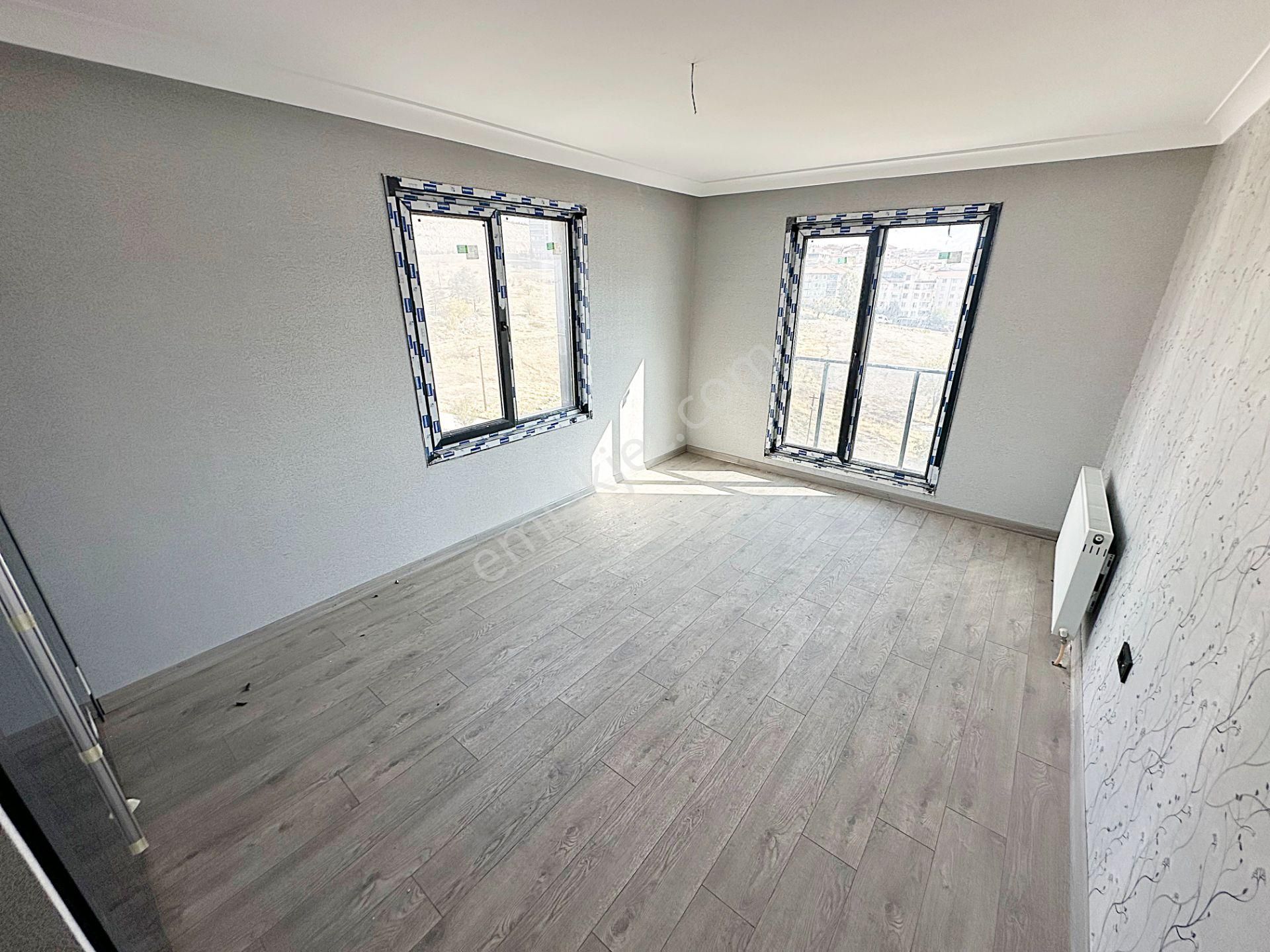 Cihandan Ovacık'ta Tek Bloklu Site İçerisinde 4+1 Satılık - Görsel 23