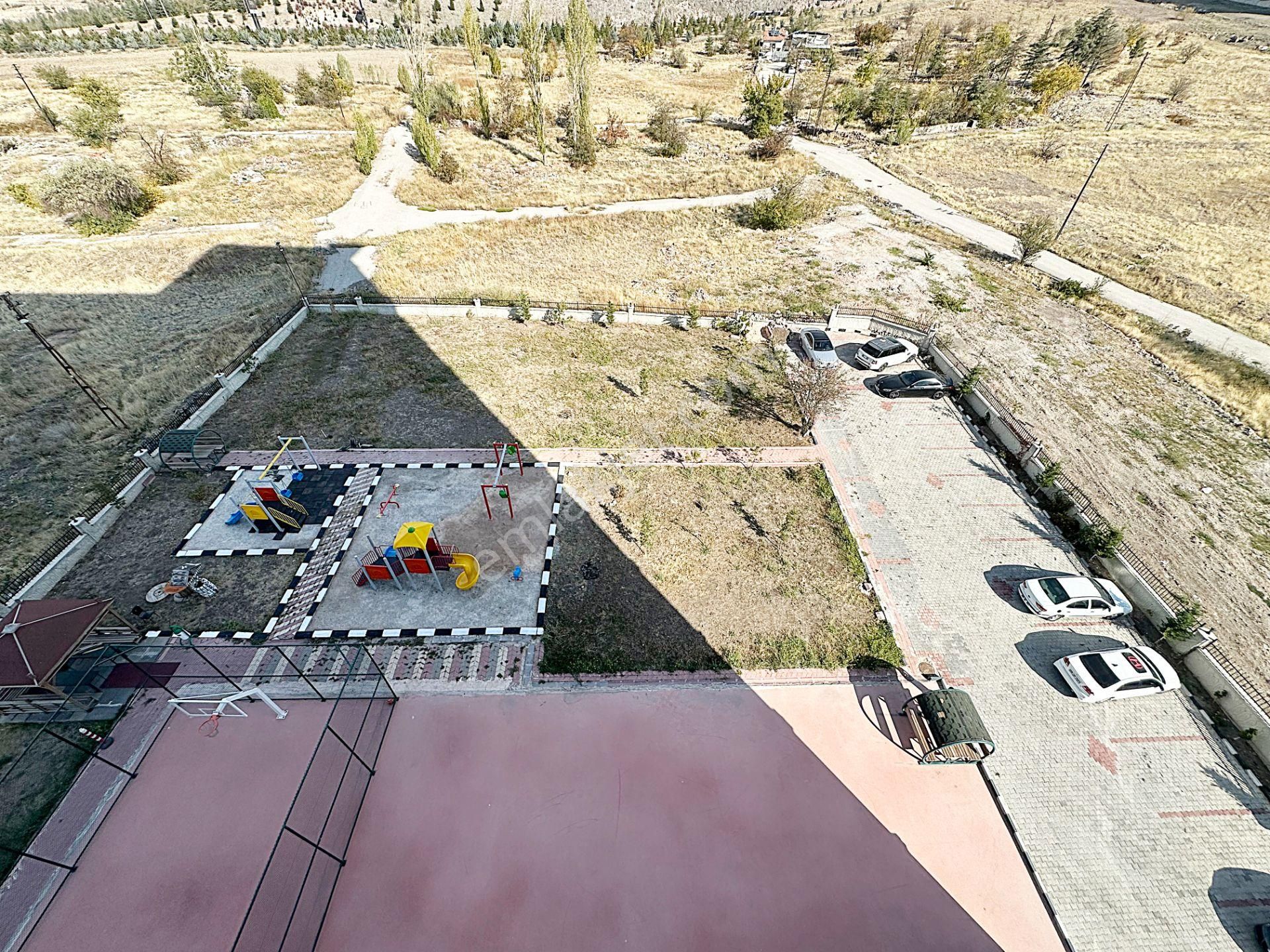 Cihandan Ovacık'ta Tek Bloklu Site İçerisinde 4+1 Satılık - Görsel 45