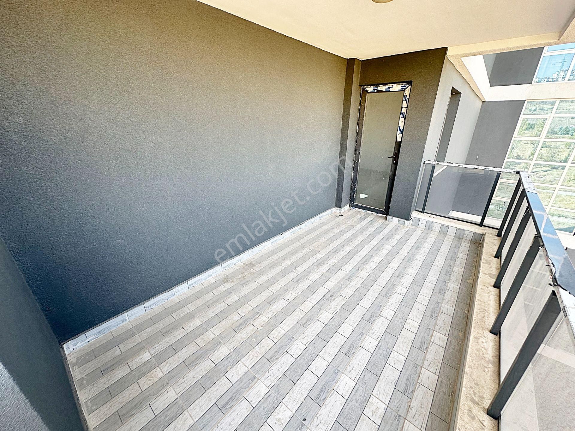 Cihandan Ovacık'ta Tek Bloklu Site İçerisinde 4+1 Satılık - Görsel 40