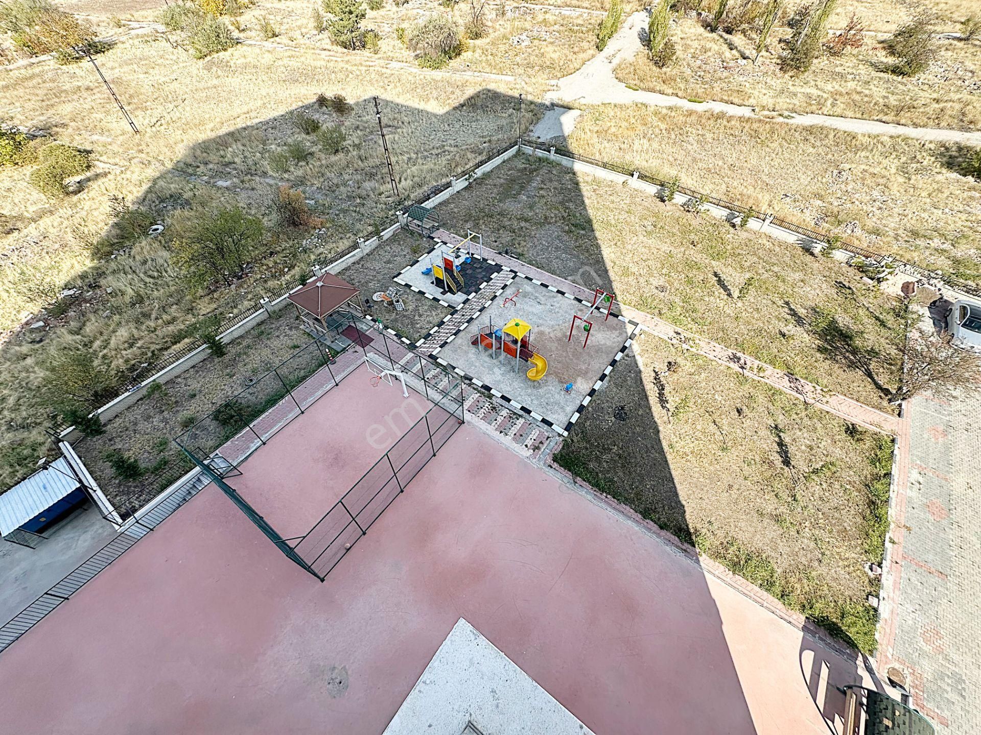 Cihandan Ovacık'ta Tek Bloklu Site İçerisinde 4+1 Satılık - Görsel 43