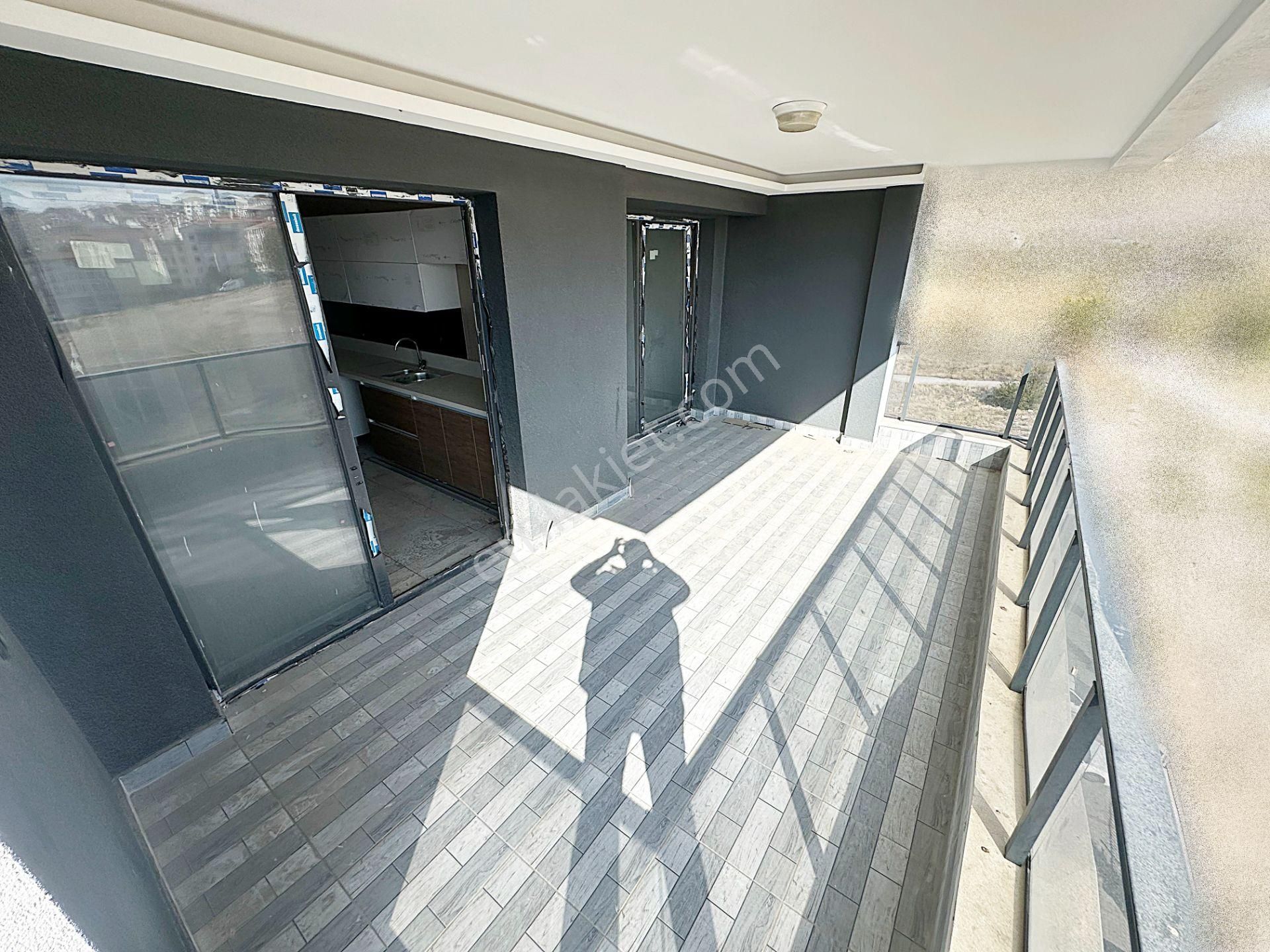 Cihandan Ovacık'ta Tek Bloklu Site İçerisinde 4+1 Satılık - Görsel 36