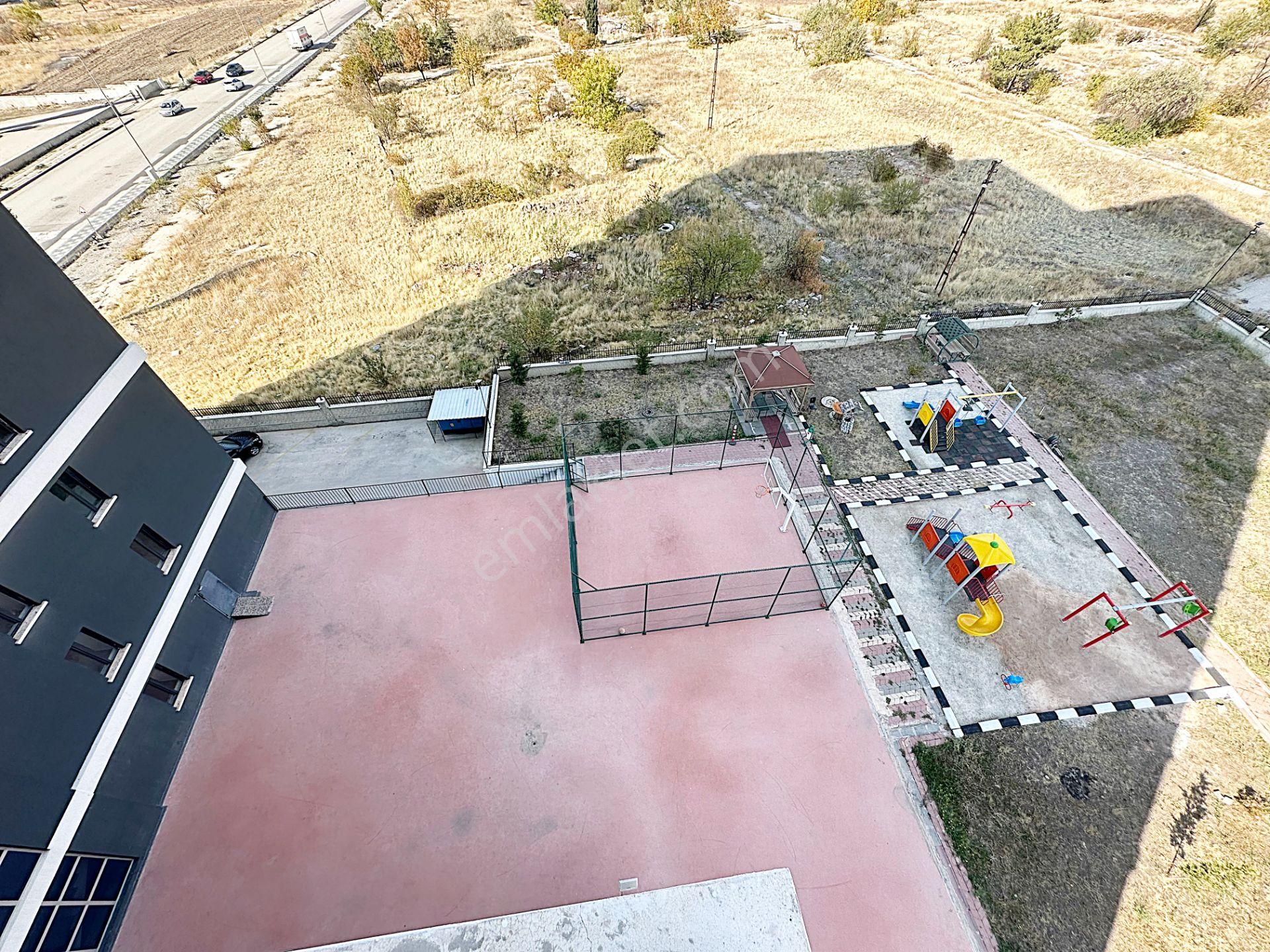 Cihandan Ovacık'ta Tek Bloklu Site İçerisinde 4+1 Satılık - Görsel 44