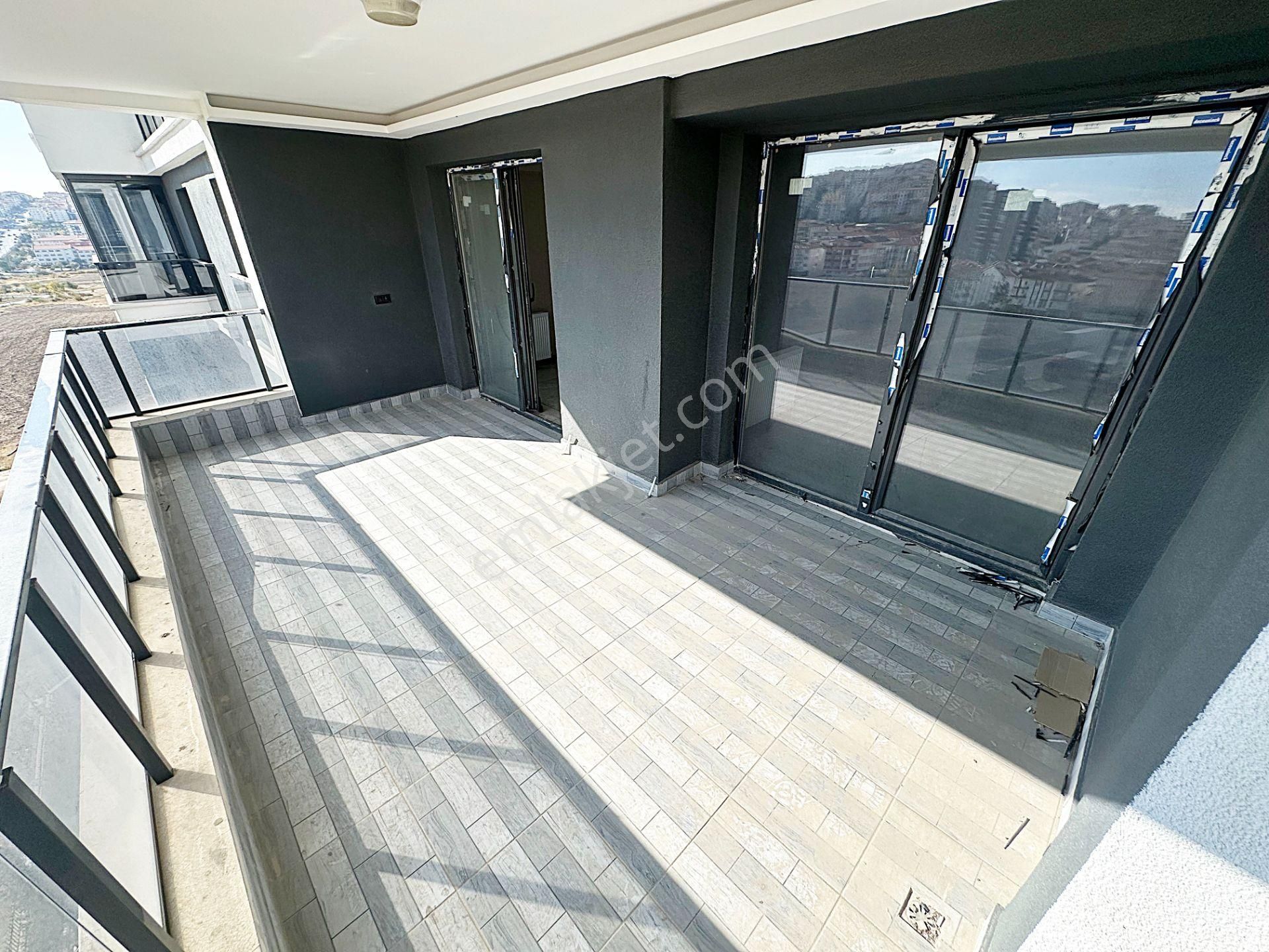 Cihandan Ovacık'ta Tek Bloklu Site İçerisinde 4+1 Satılık - Görsel 37