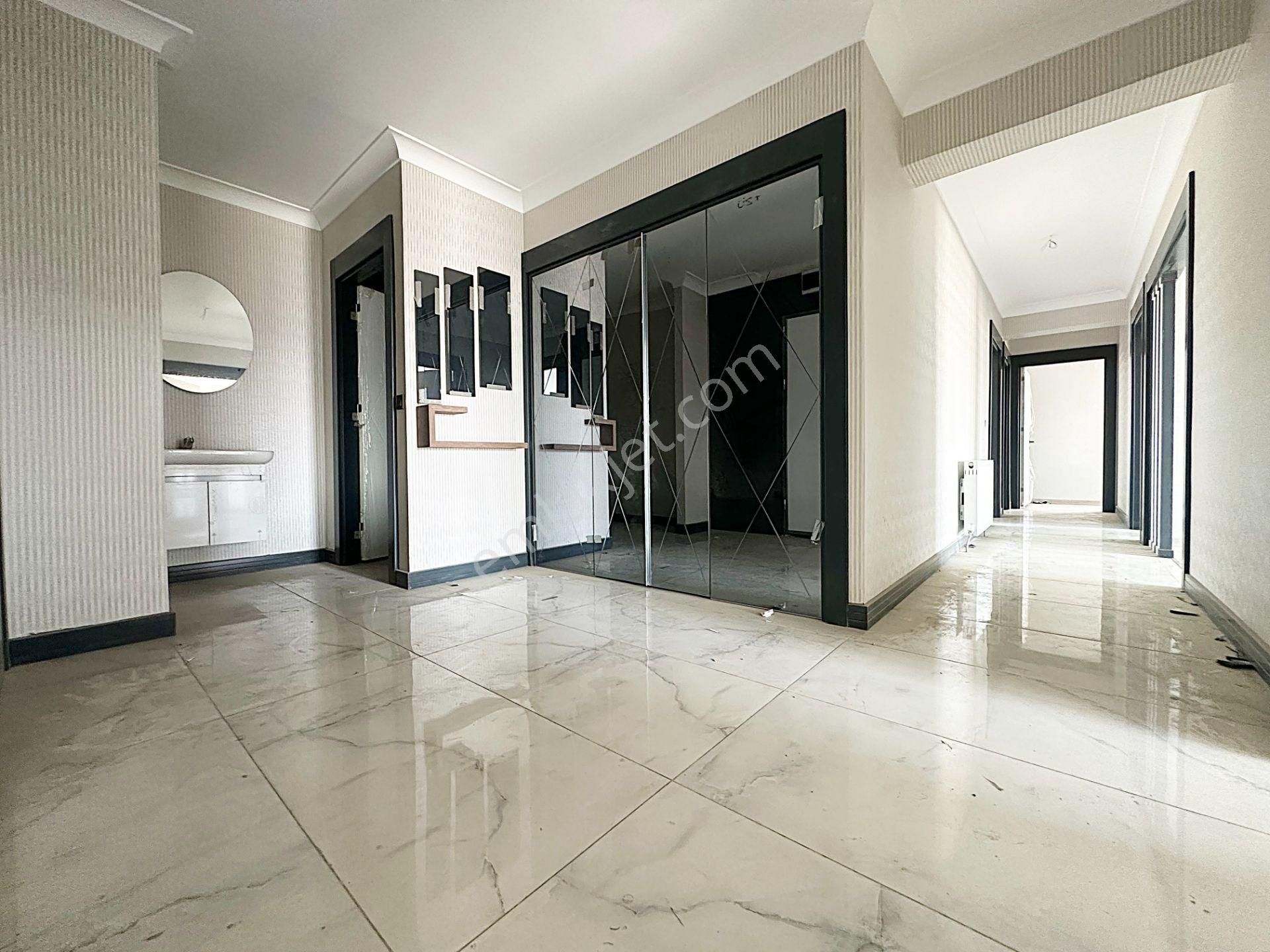 Cihandan Ovacık'ta Tek Bloklu Site İçerisinde 4+1 Satılık - Görsel 33