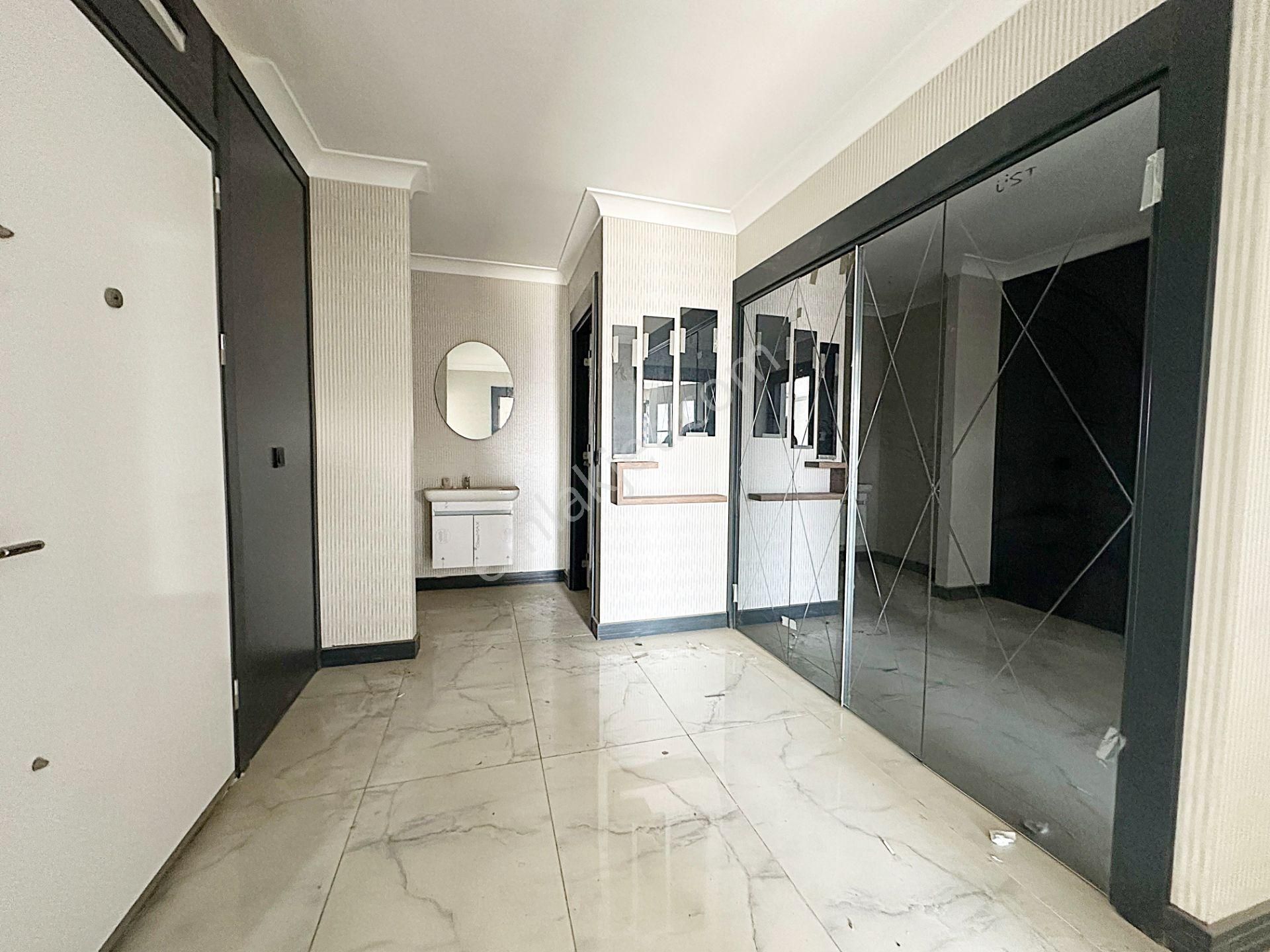 Cihandan Ovacık'ta Tek Bloklu Site İçerisinde 4+1 Satılık - Görsel 34