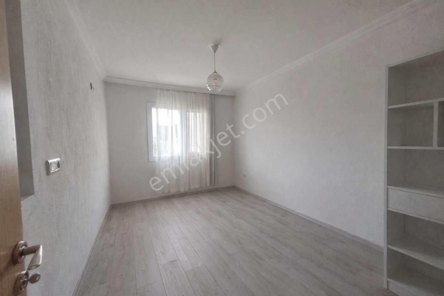 İçmeler'de Deniz Manzaralı Ana Yola Yakın Çiftlik Evi - Görsel 17