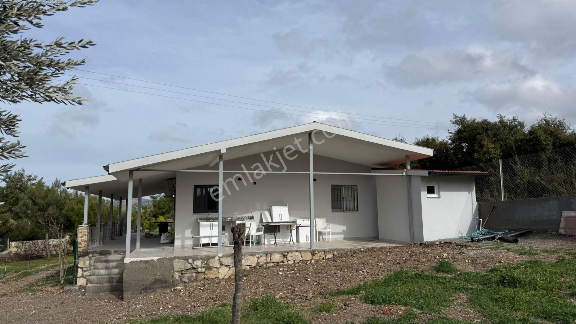 İçmeler'de Deniz Manzaralı Ana Yola Yakın Çiftlik Evi - Görsel 3