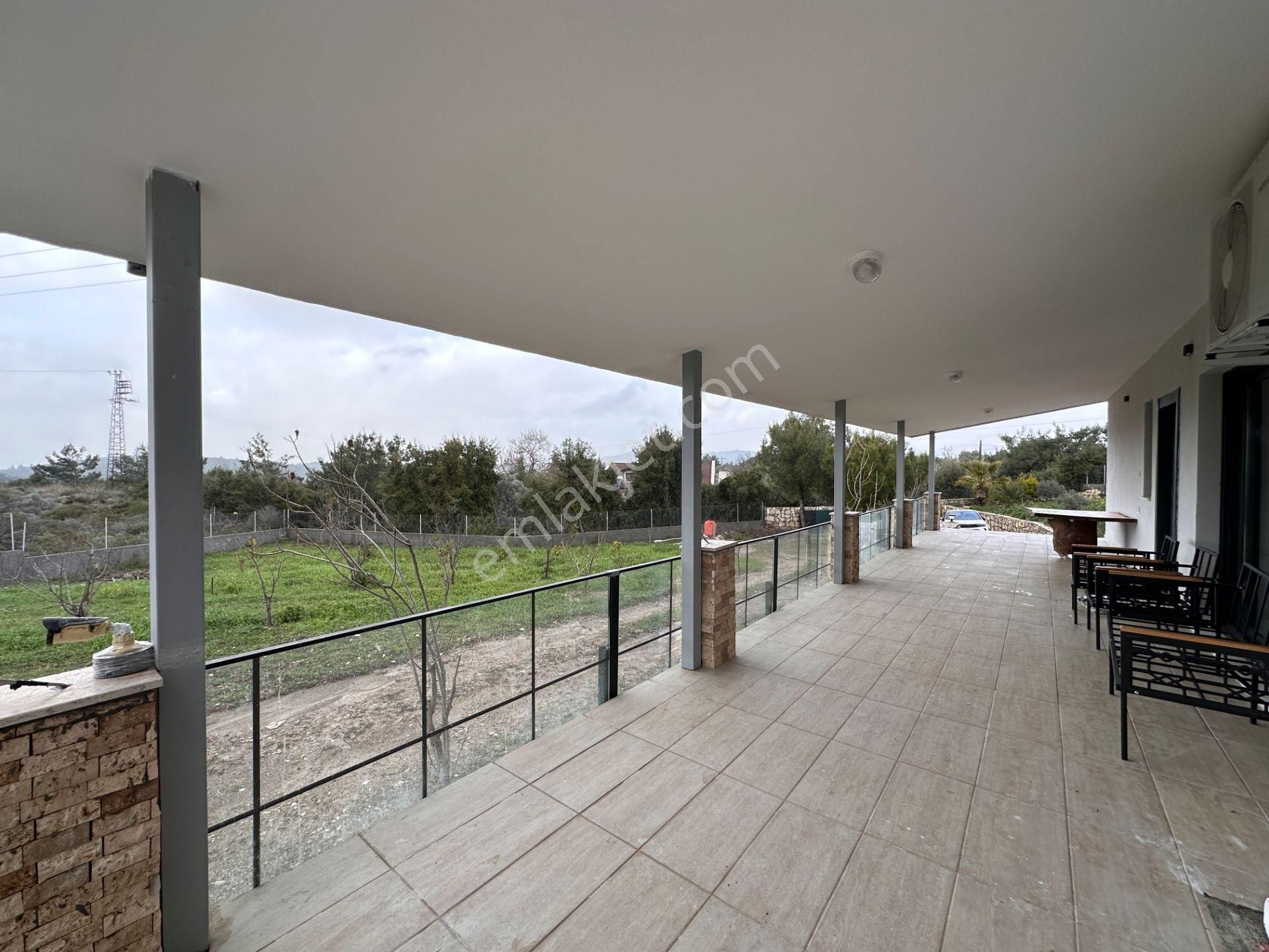 İçmeler'de Deniz Manzaralı Ana Yola Yakın Çiftlik Evi - Görsel 8