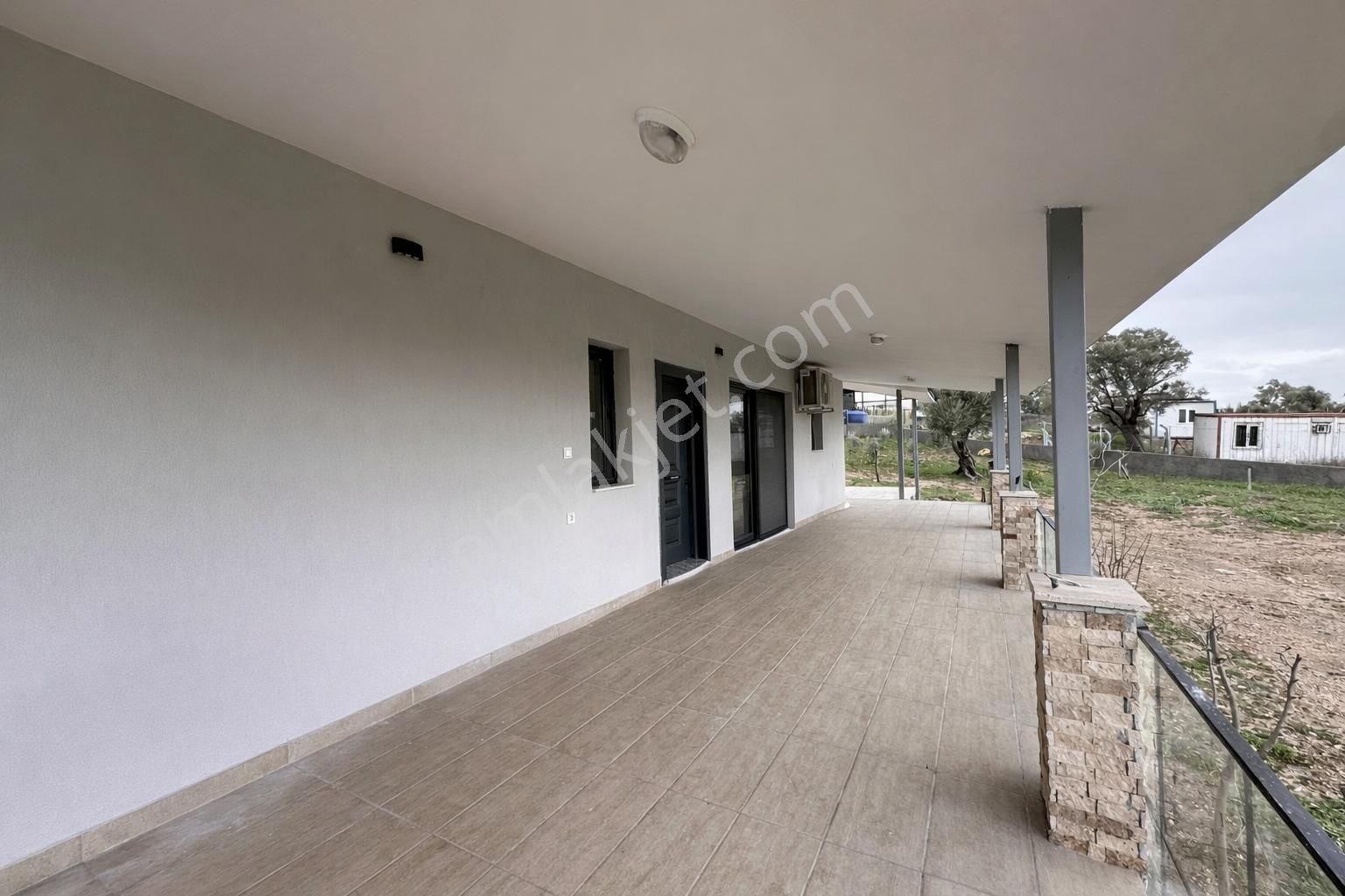 İçmeler'de Deniz Manzaralı Ana Yola Yakın Çiftlik Evi - Görsel 10