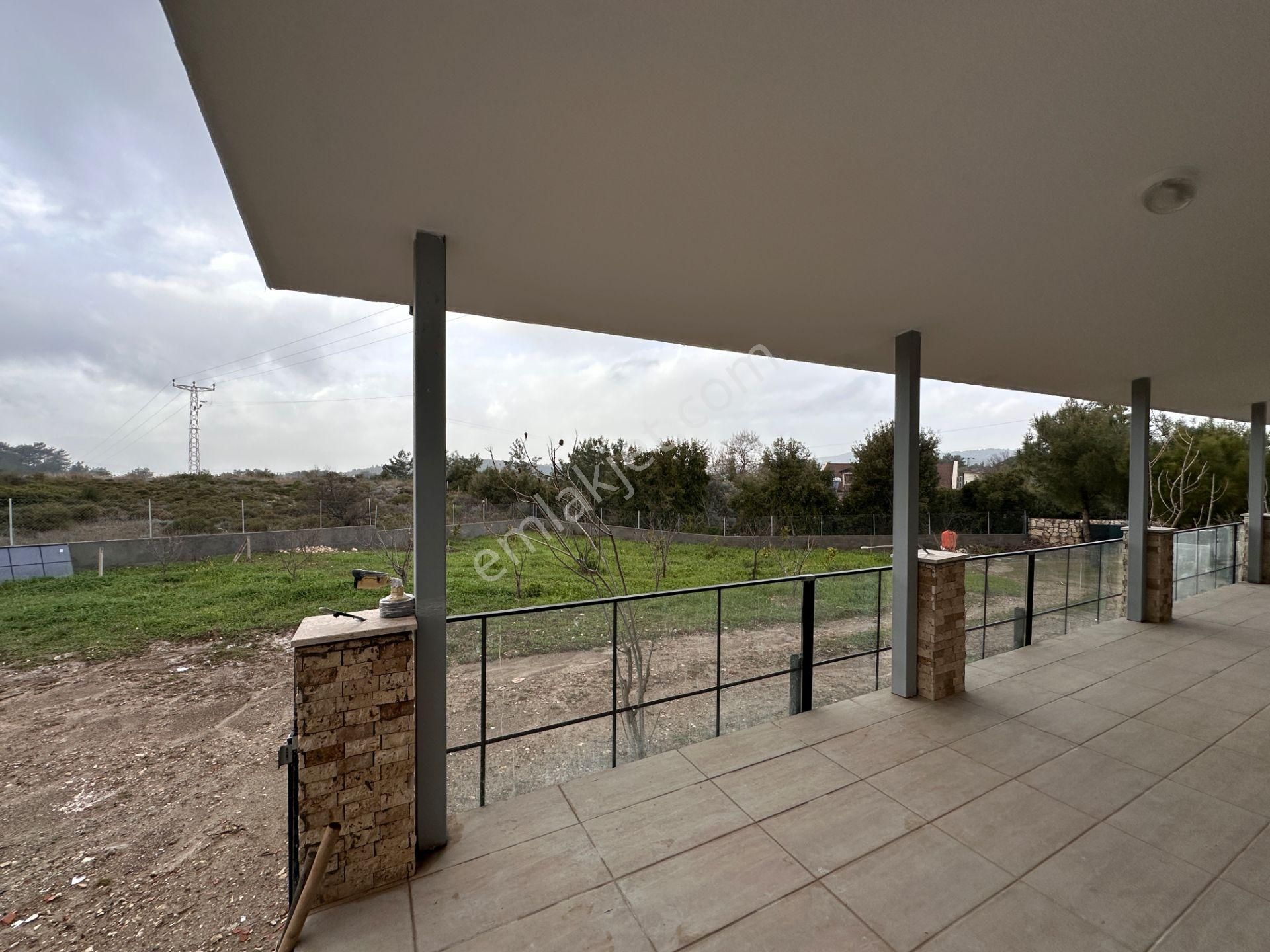 İçmeler'de Deniz Manzaralı Ana Yola Yakın Çiftlik Evi - Görsel 6