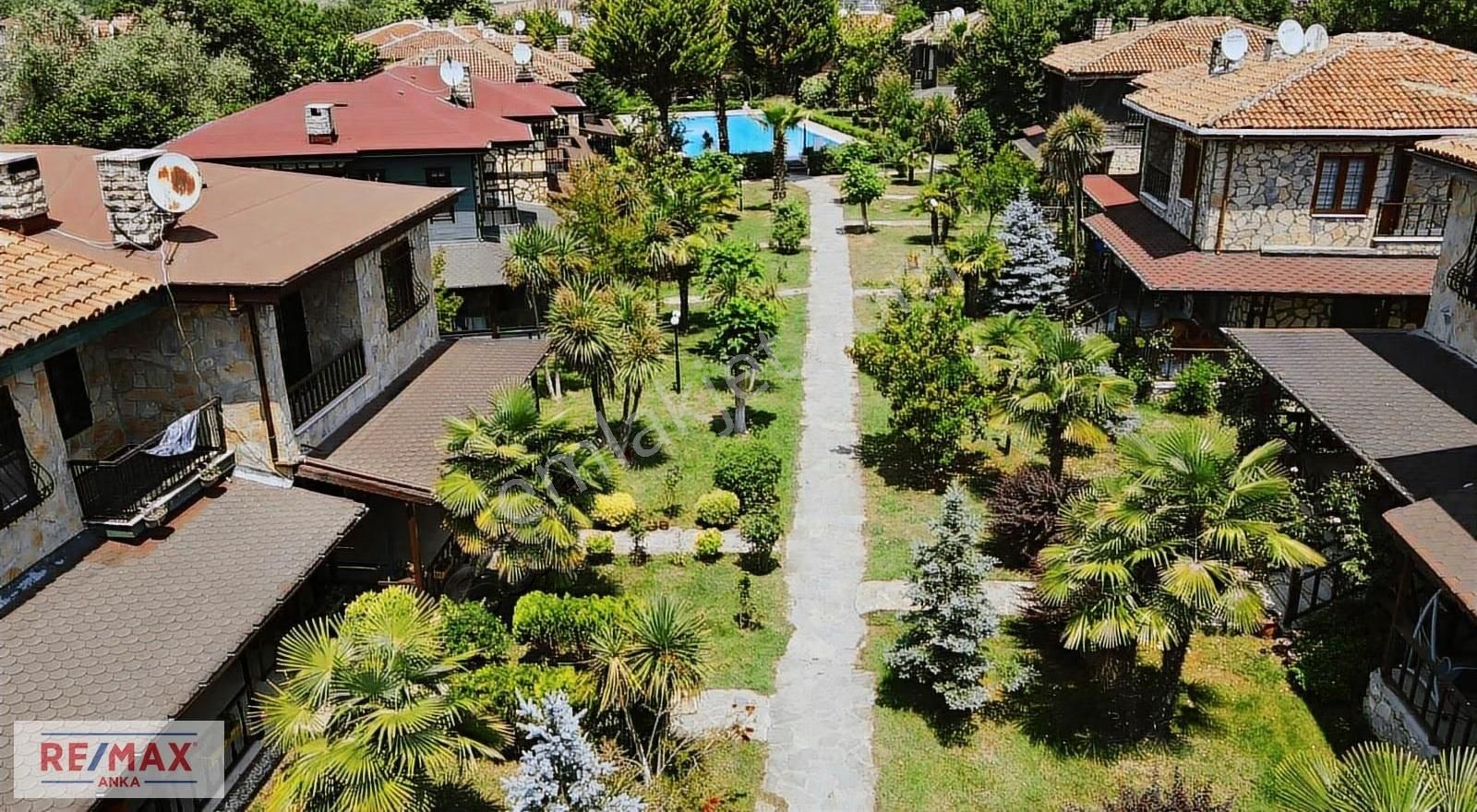 Remax Anka' Dan Ümran Taşevlerde Komple Yenilenmiş Satılık Villa - Görsel 4