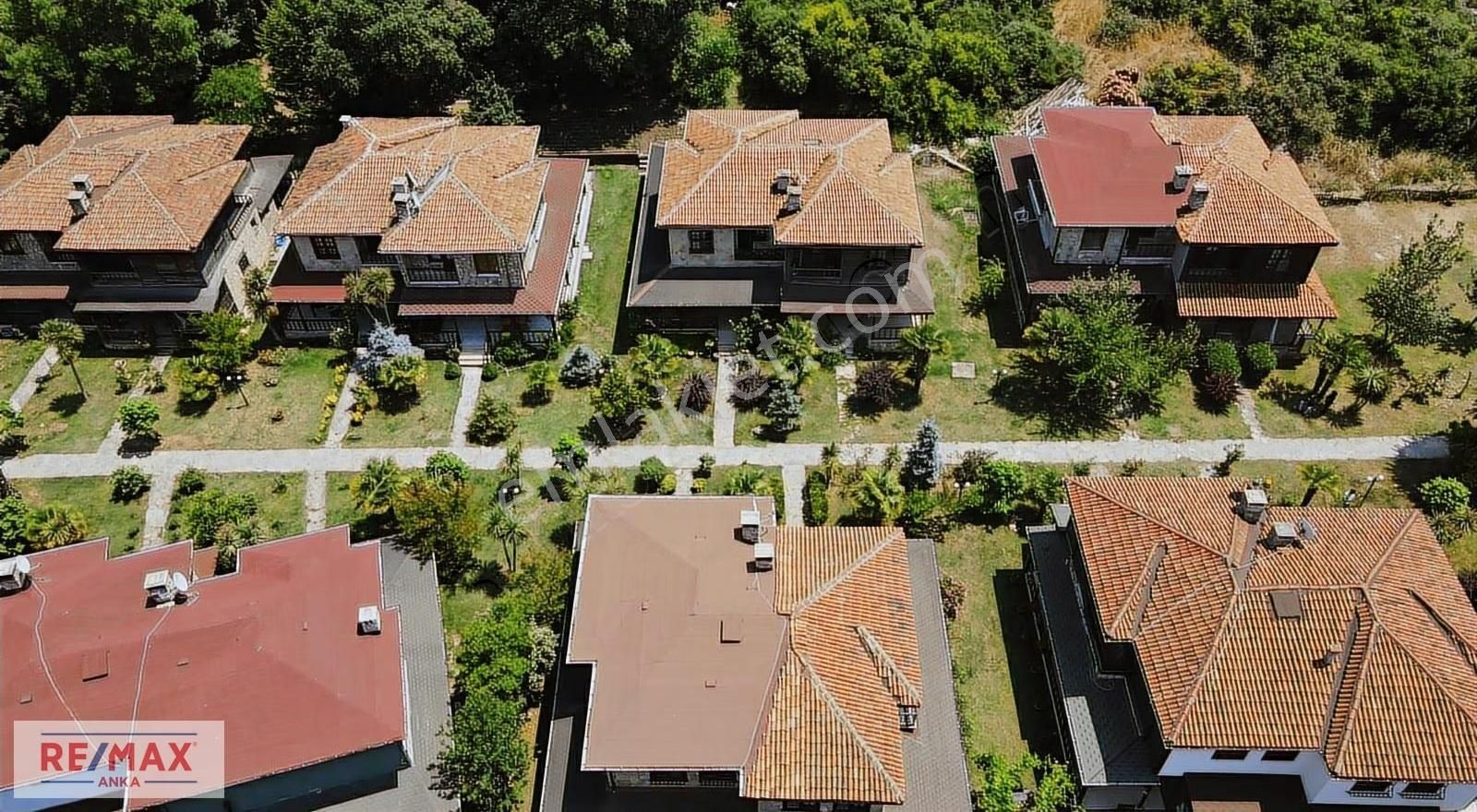 Remax Anka' Dan Ümran Taşevlerde Komple Yenilenmiş Satılık Villa - Görsel 3