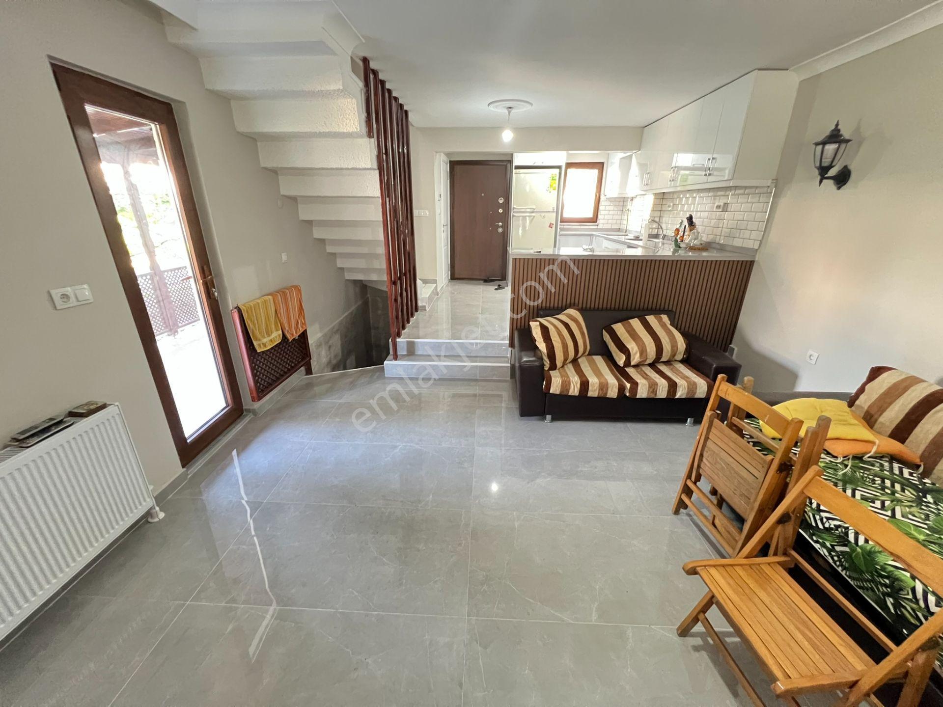Vizyon Emlak'tan Site İçerisinde Havuzlu Masrafsız Yapılı Villa - Görsel 4