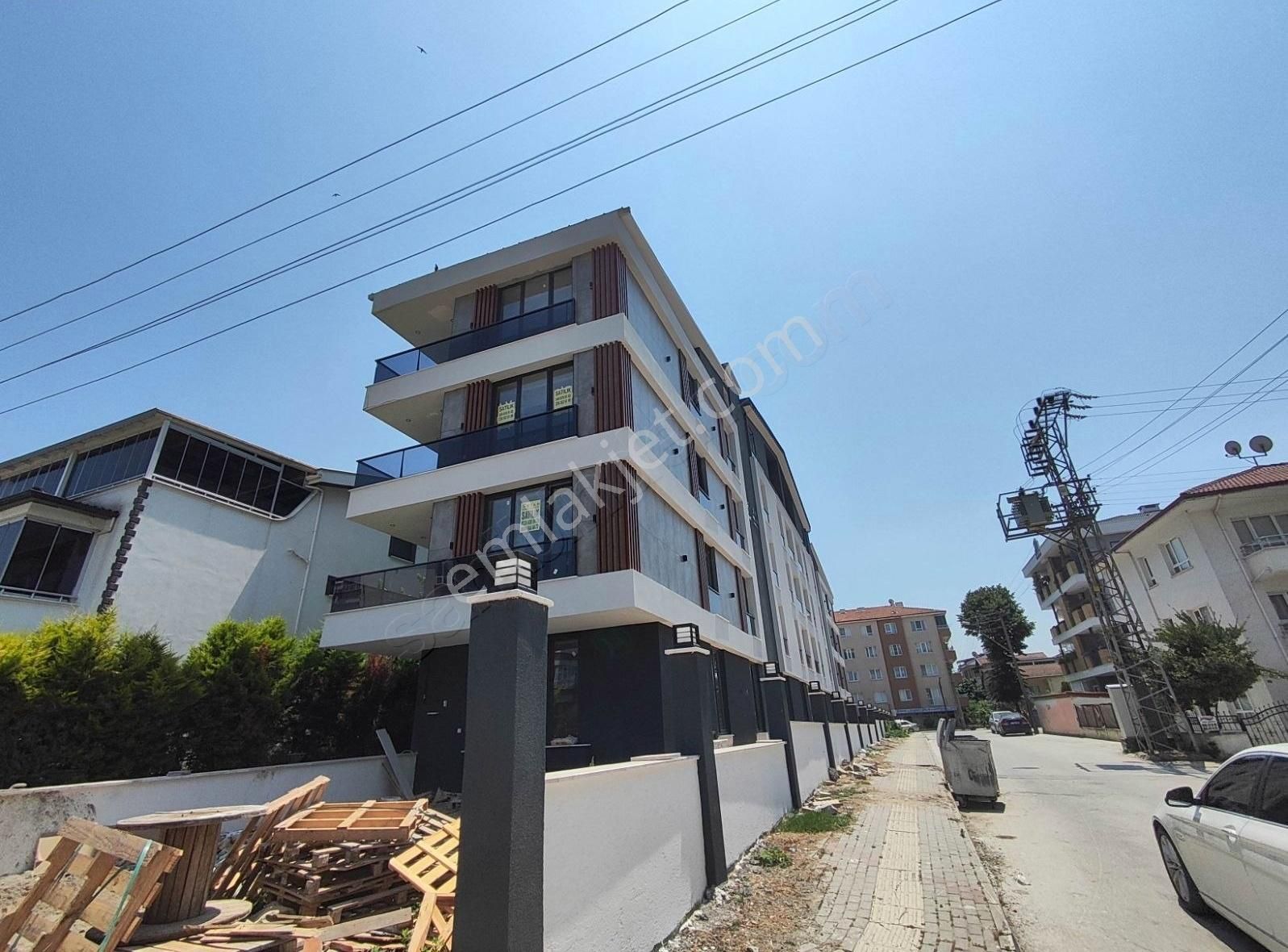 Çiftlikköy Sahilde 2+1 Sıfır Deniz Manzaralı Arakat Daire