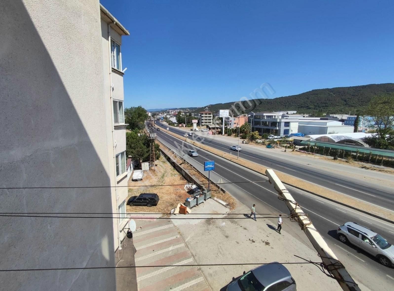 Zuhalkent Sitesinde 2+1 Deniz Manzaralı Eşyalı Satılık Daire