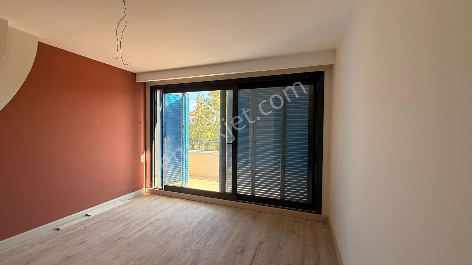 Kuşadası Awm Ve Denize Yakın Konumda Müstakil Bahçeli 5+2 Villa - Görsel 14