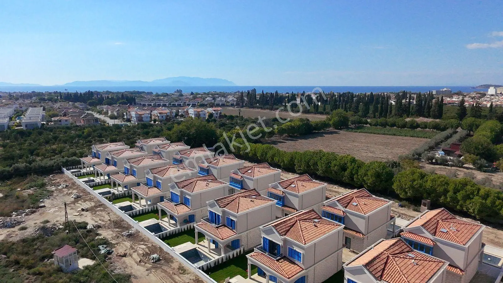 Kuşadası Awm Ve Denize Yakın Konumda Müstakil Bahçeli 5+2 Villa - Görsel 2