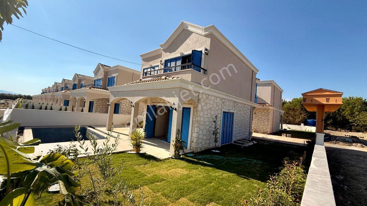 Kuşadası Awm Ve Denize Yakın Konumda Müstakil Bahçeli 5+2 Villa - Görsel 5