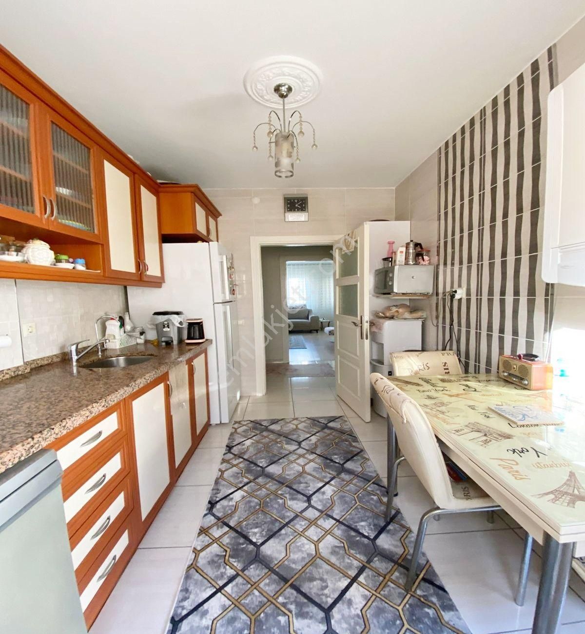 Avcılar Ambarlıda 3+1 Satılık Masrafsız Ara Kat Daire