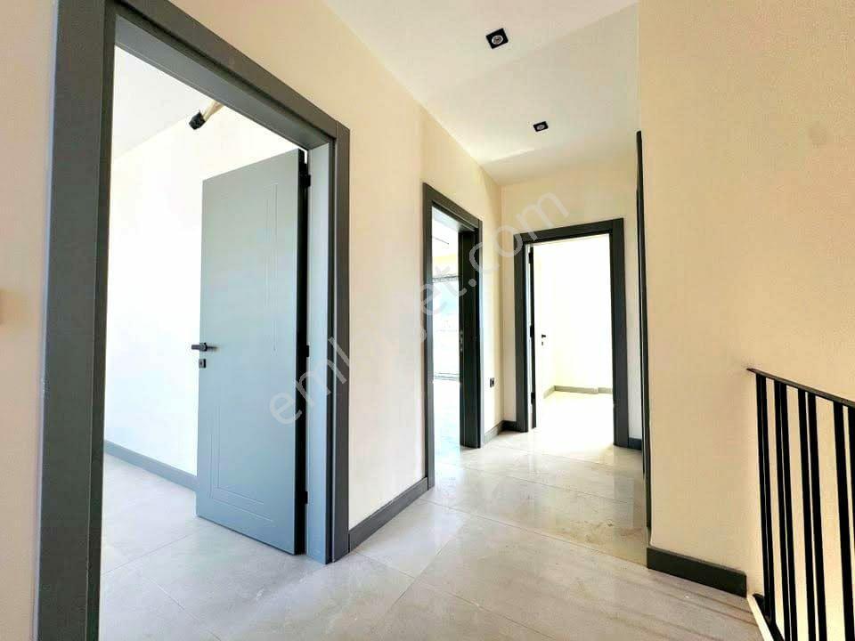Kuşadasında Plaja Çok Yakın Özel Havuzlu Sıfır Villa - Görsel 9