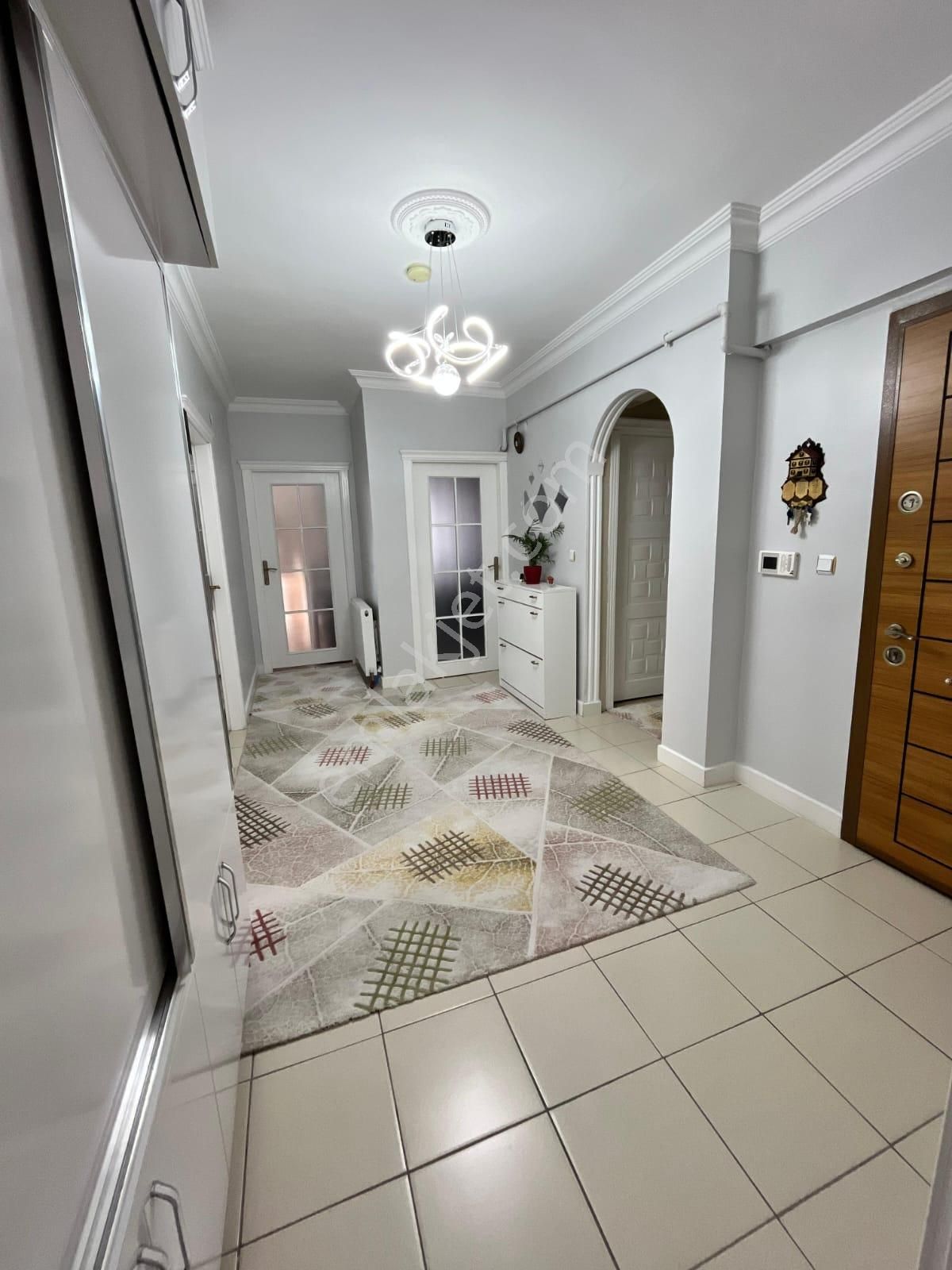 Pınarbaşı Mh 3+1 Katta Ebeveyn Banyolu Lux Yapılı Daire - Görsel 15
