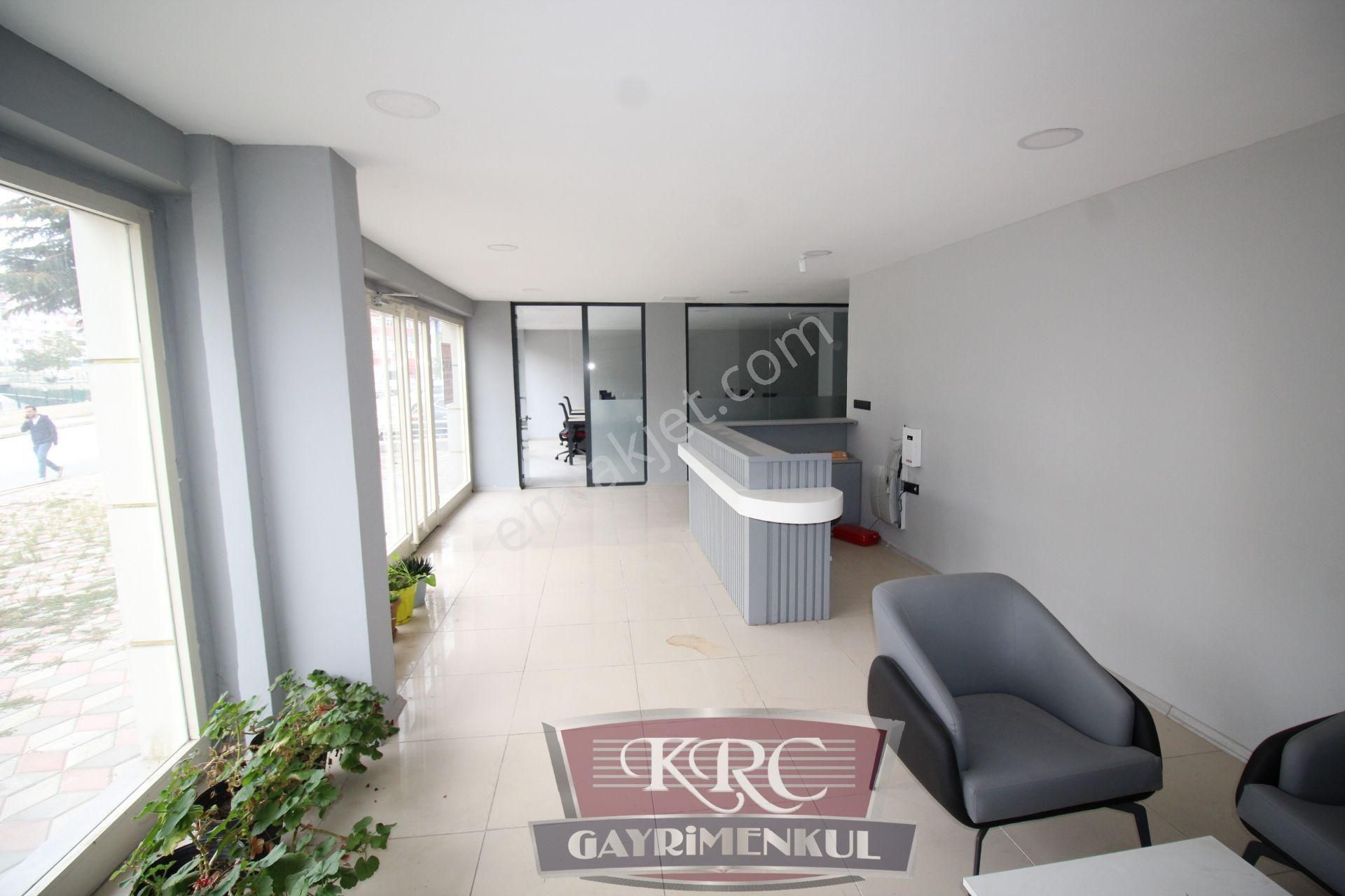 Krc'den Misket Mahallesinde 700 Metrekare Komple Satılık Dükkan