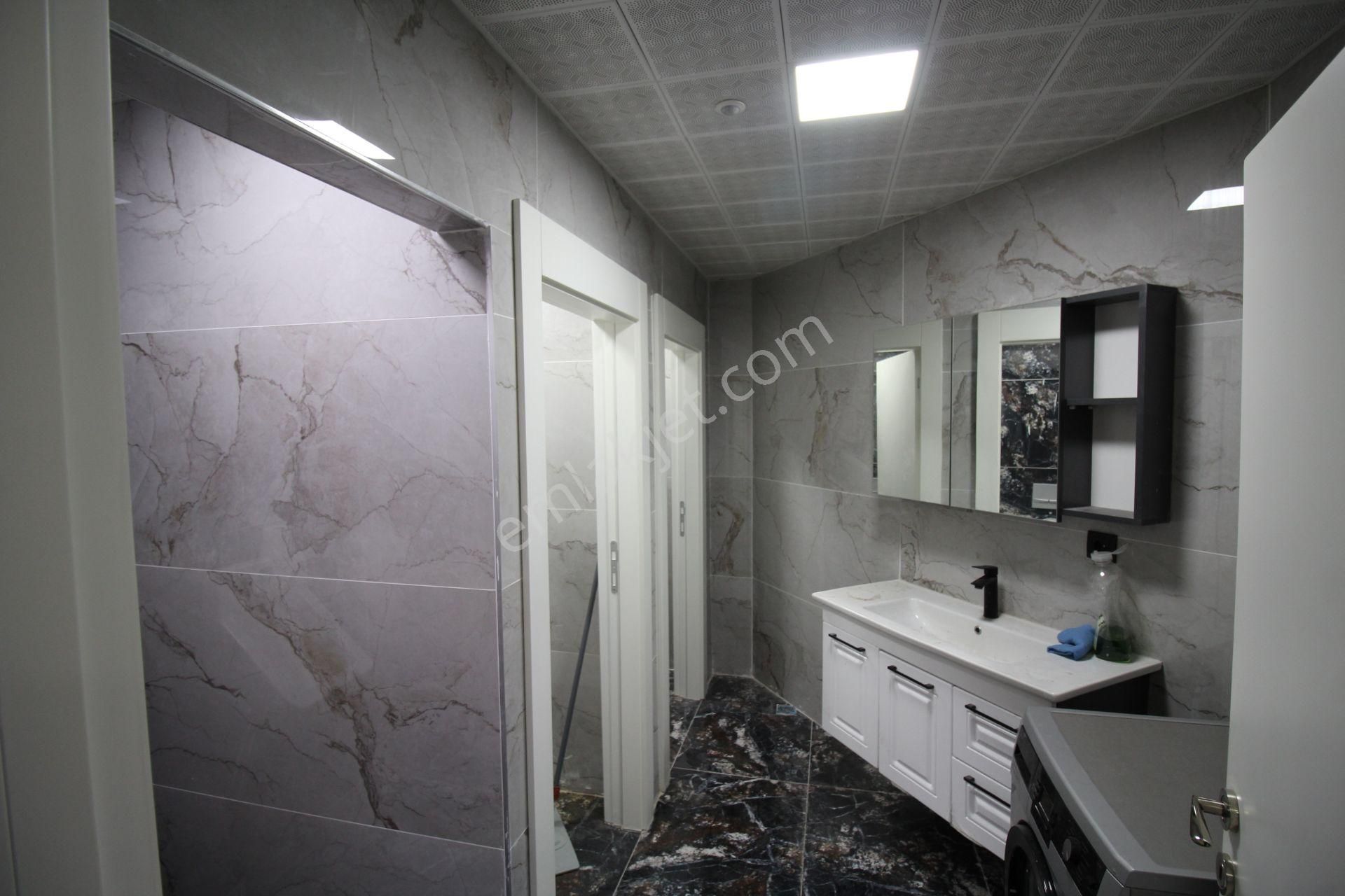 Krc'den Misket Mahallesinde 700 Metrekare Komple Satılık Dükkan - Görsel 16