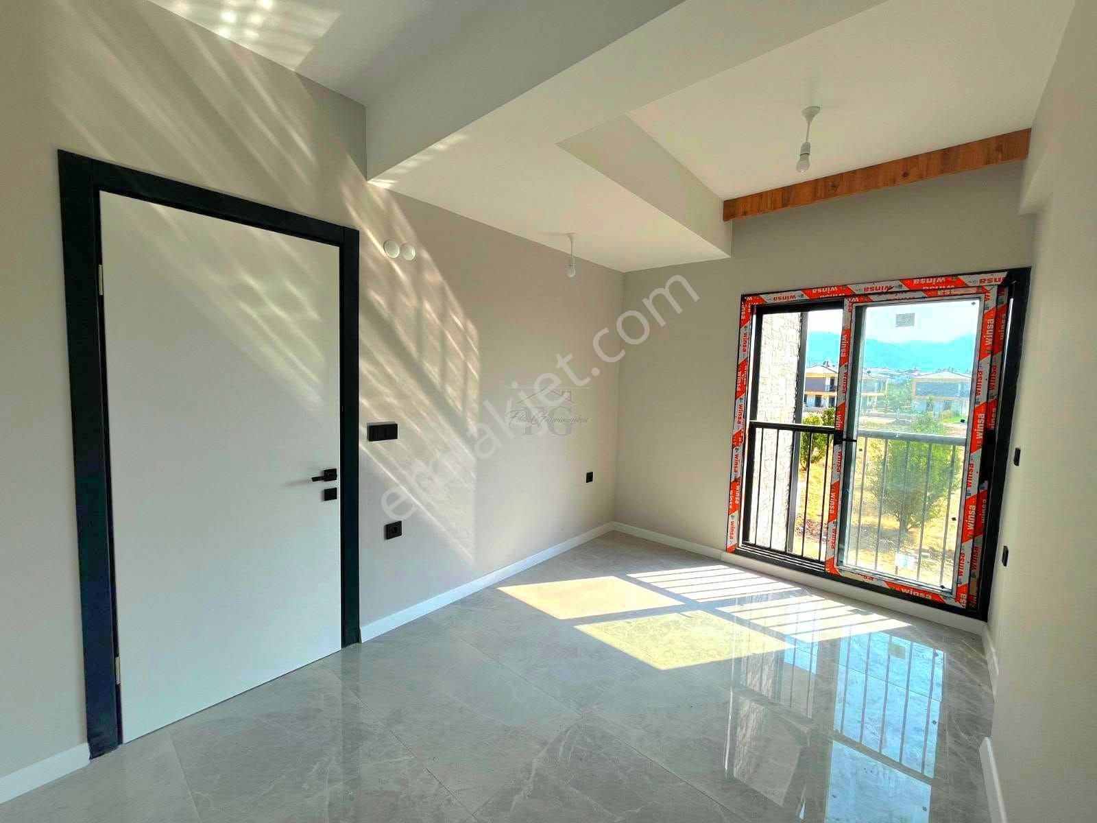 Kuşadasında Köşe Konumlu Özel Havuzlu 3+1 Sıfır Villa - Görsel 19