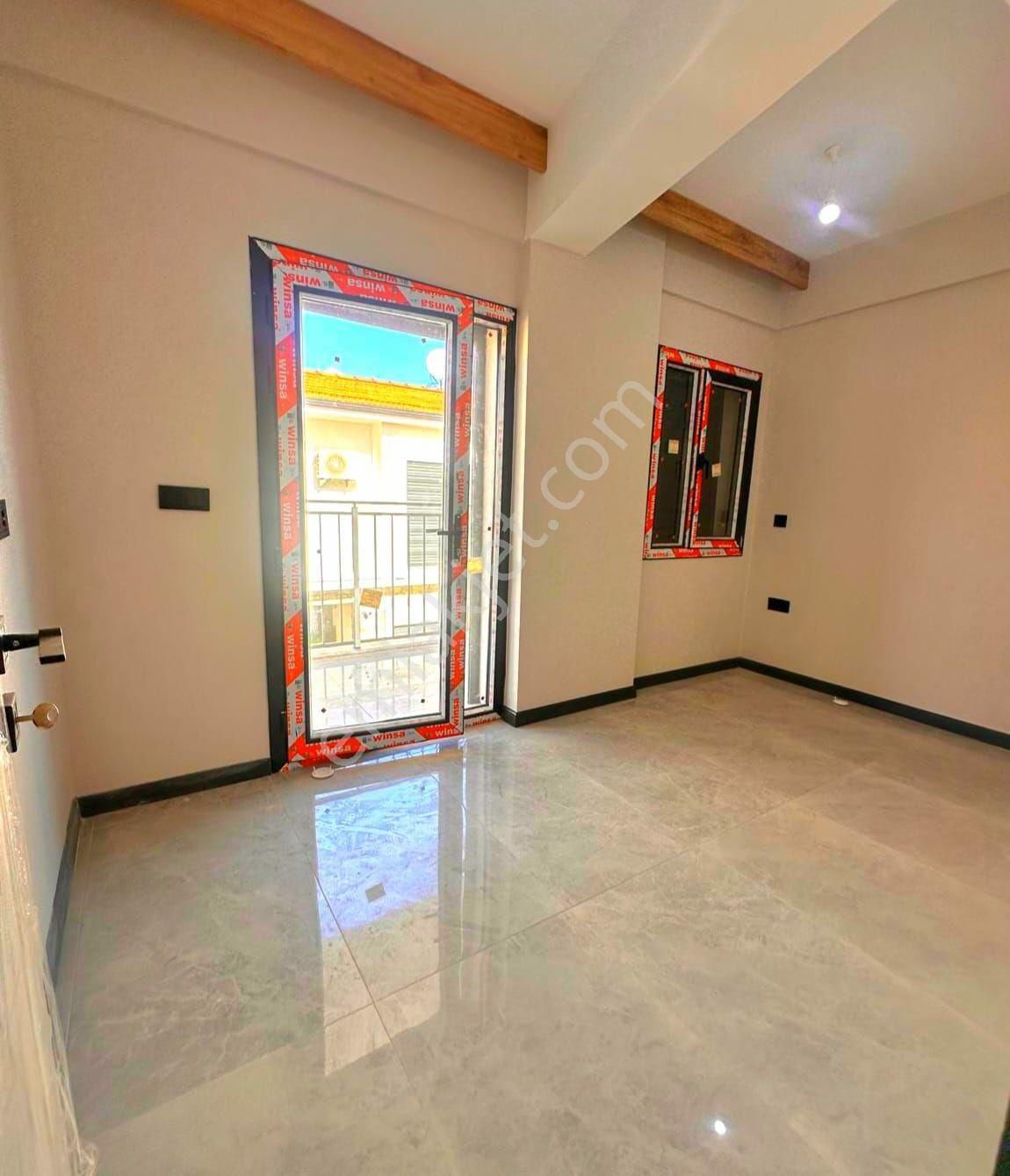 Kuşadasında Köşe Konumlu Özel Havuzlu 3+1 Sıfır Villa - Görsel 12