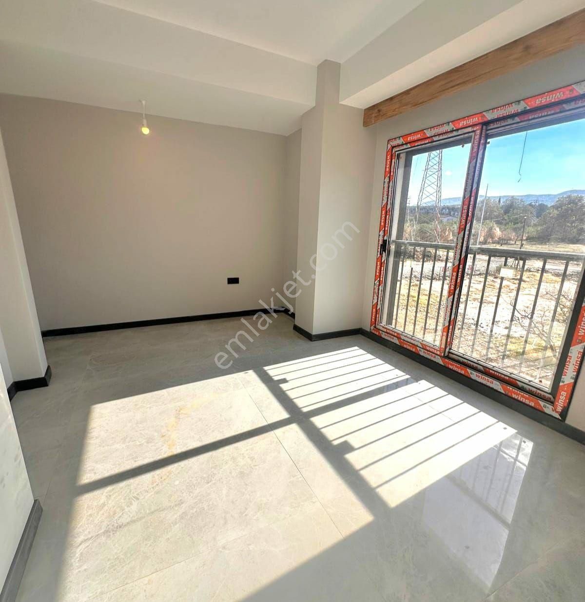 Kuşadasında Köşe Konumlu Özel Havuzlu 3+1 Sıfır Villa - Görsel 11