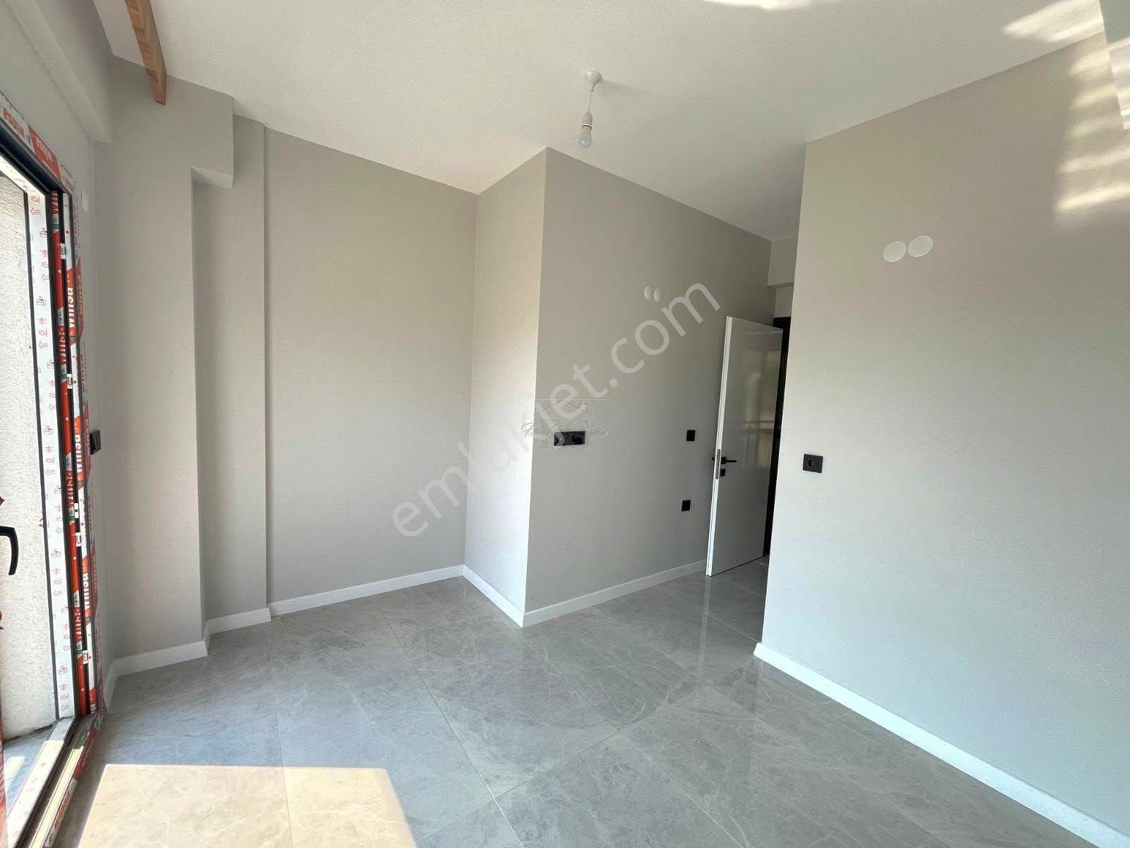 Kuşadasında Köşe Konumlu Özel Havuzlu 3+1 Sıfır Villa - Görsel 18