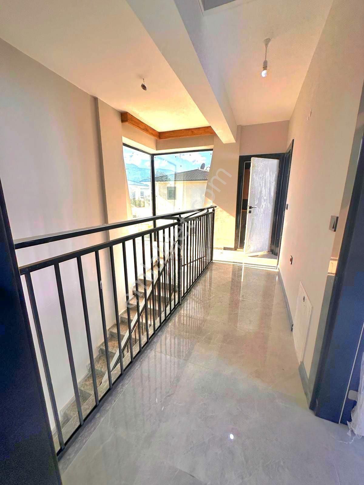 Kuşadasında Köşe Konumlu Özel Havuzlu 3+1 Sıfır Villa - Görsel 13