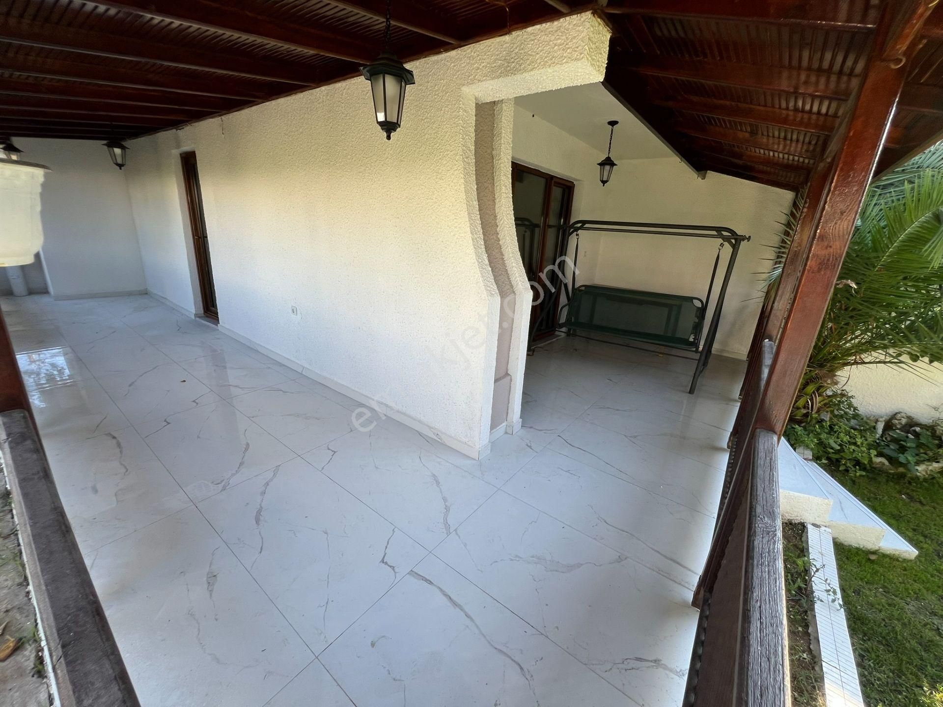 Vizyon Emlak'tan Site İçerisinde Havuzlu Yapılı Villa - Görsel 17