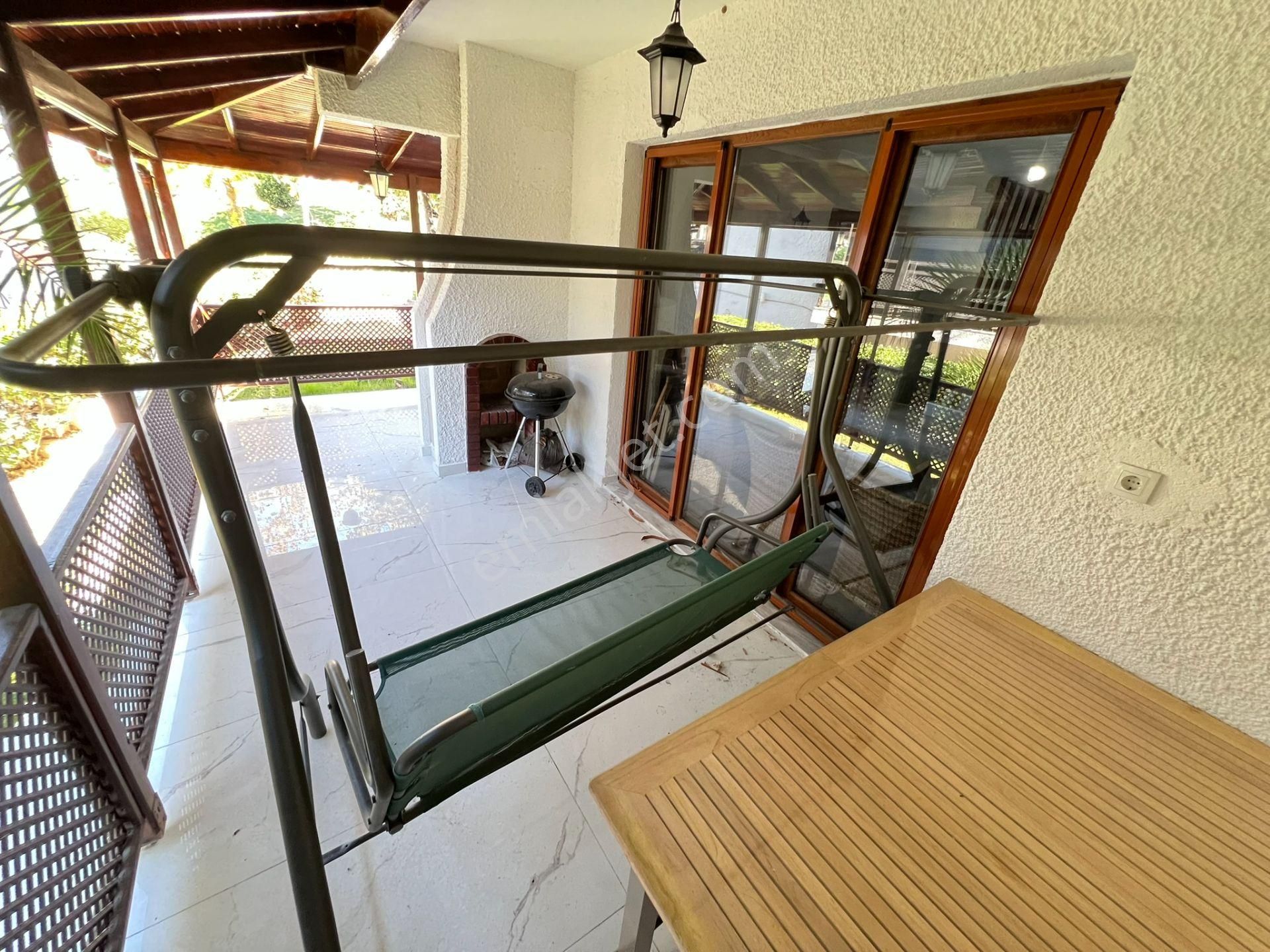 Vizyon Emlak'tan Site İçerisinde Havuzlu Yapılı Villa - Görsel 16