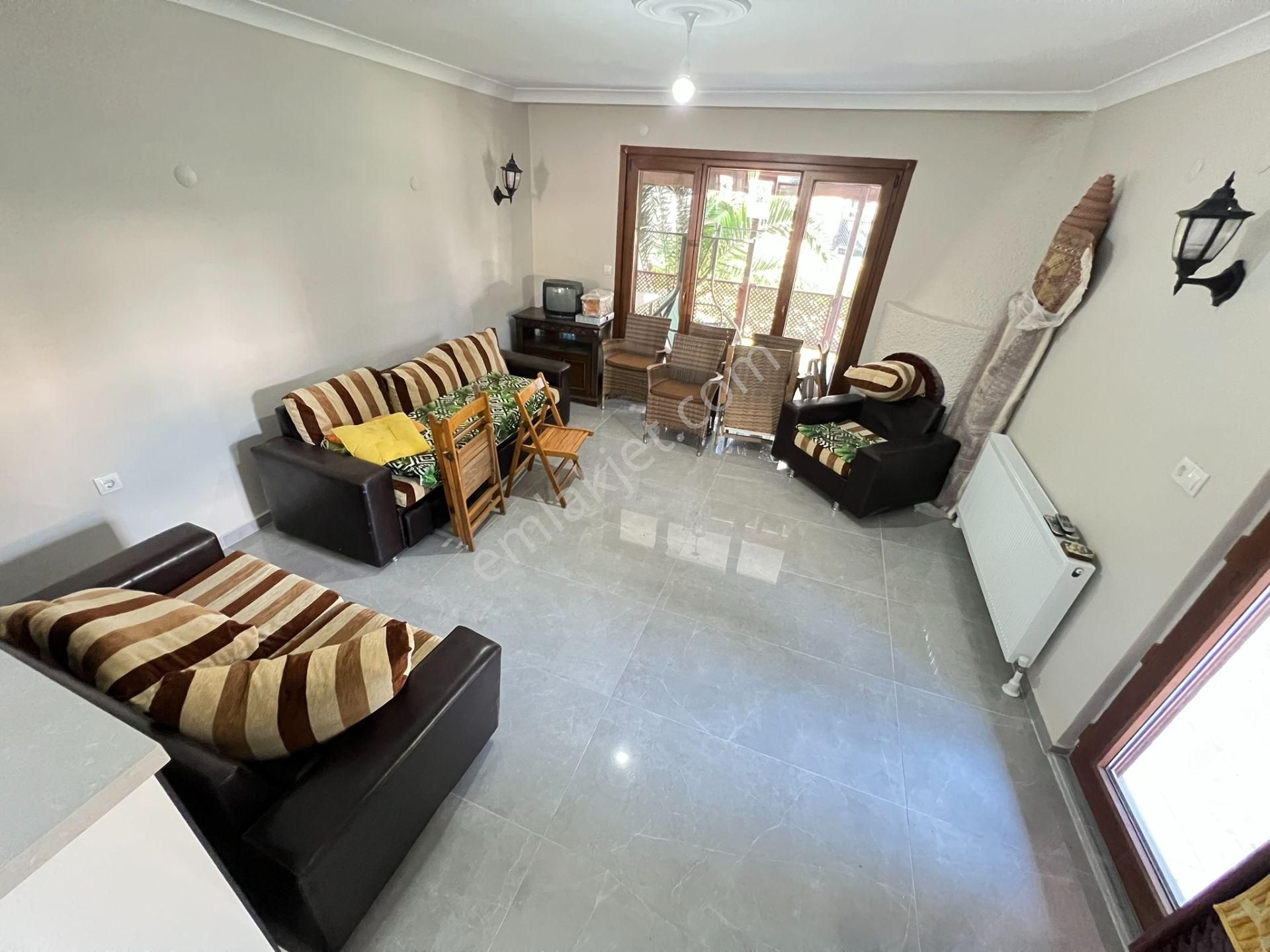 Vizyon Emlak'tan Site İçerisinde Havuzlu Yapılı Villa