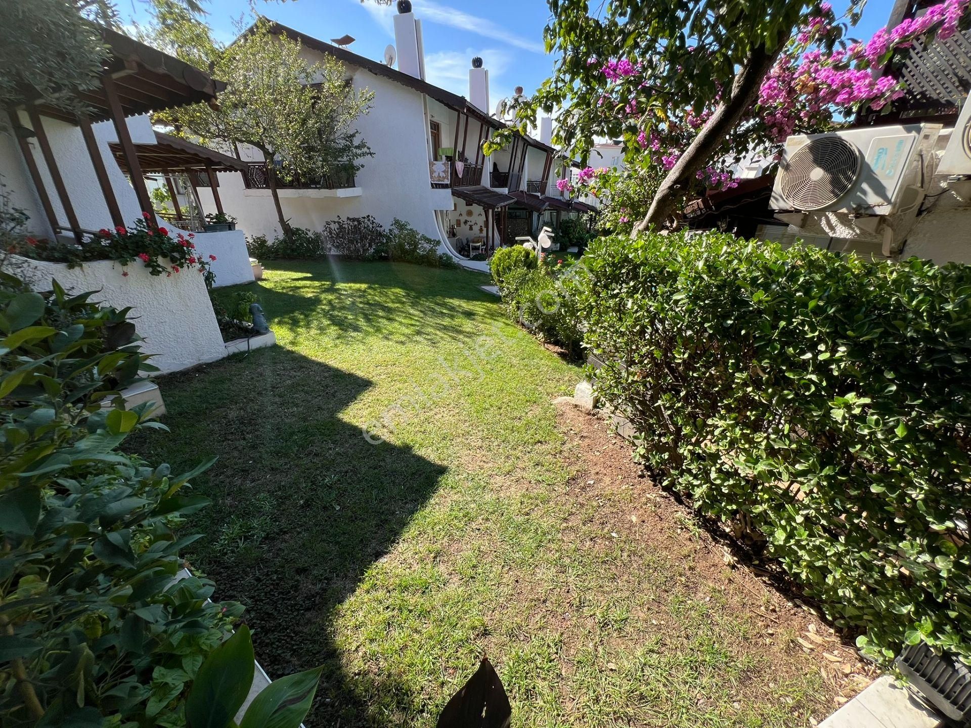 Vizyon Emlak'tan Site İçerisinde Havuzlu Yapılı Villa - Görsel 26