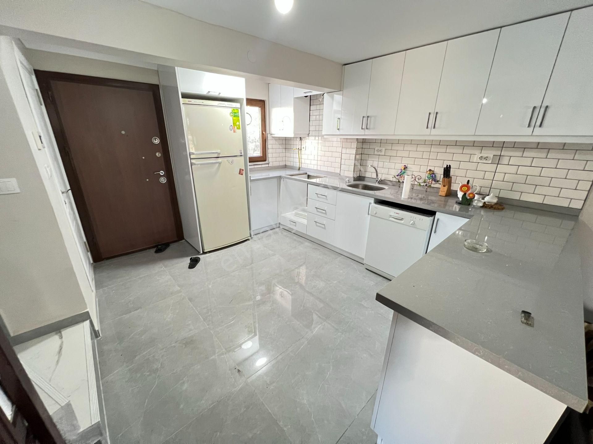 Vizyon Emlak'tan Site İçerisinde Havuzlu Yapılı Villa - Görsel 5