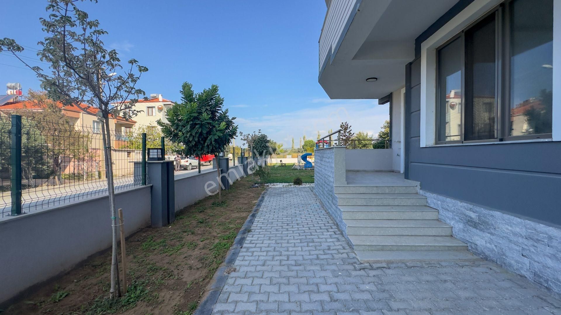 No:10 Gayrimenkul'den–altınova’da Havuzlu Site İçerisinde,merkezi Konumda 2+1 Bahçe Katı Daire - Görsel 6