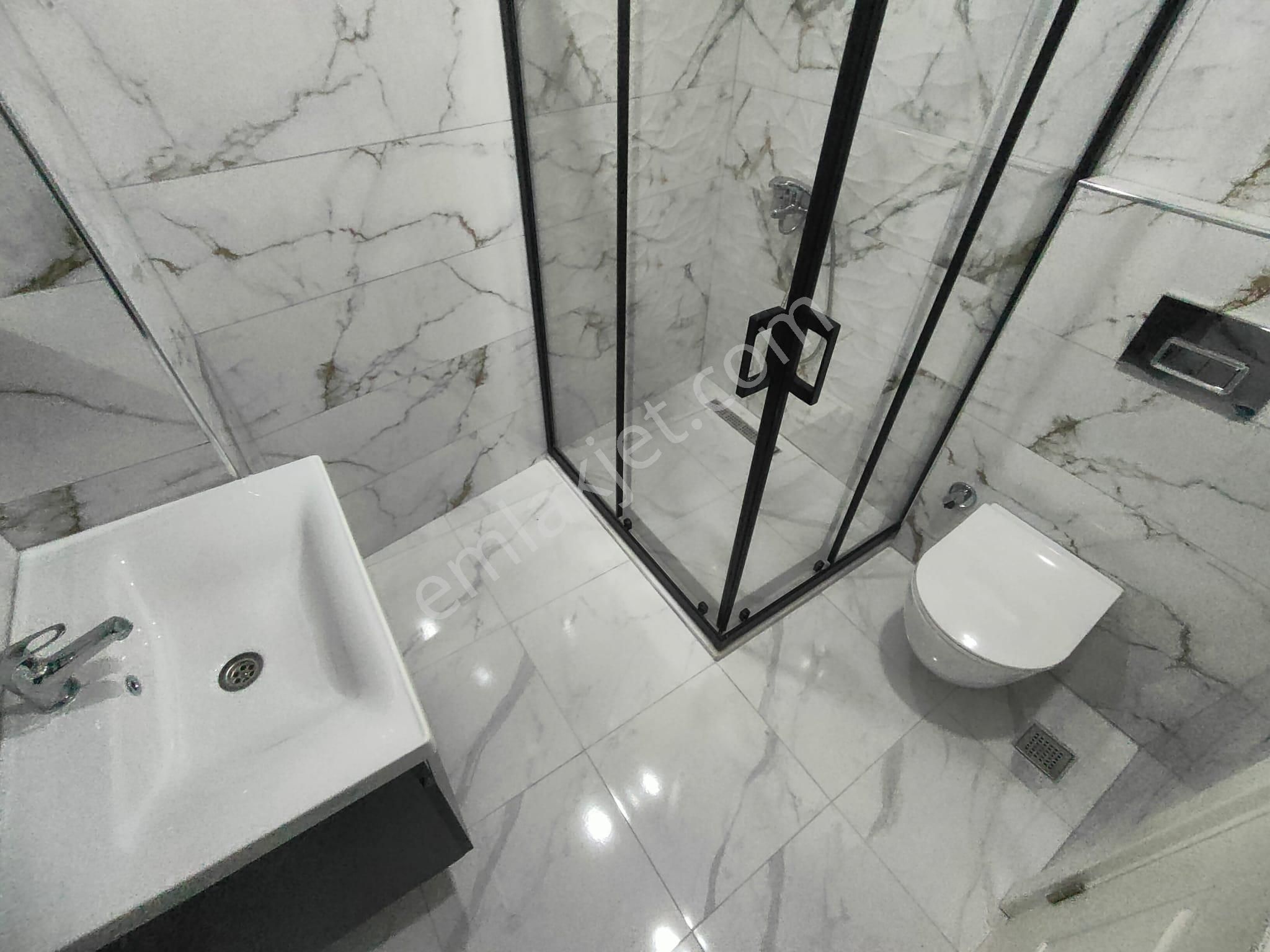 Emlak Dünyasından Küçükyalı Da Satılık 1+1 Bahçe Kullanımlı - Görsel 9