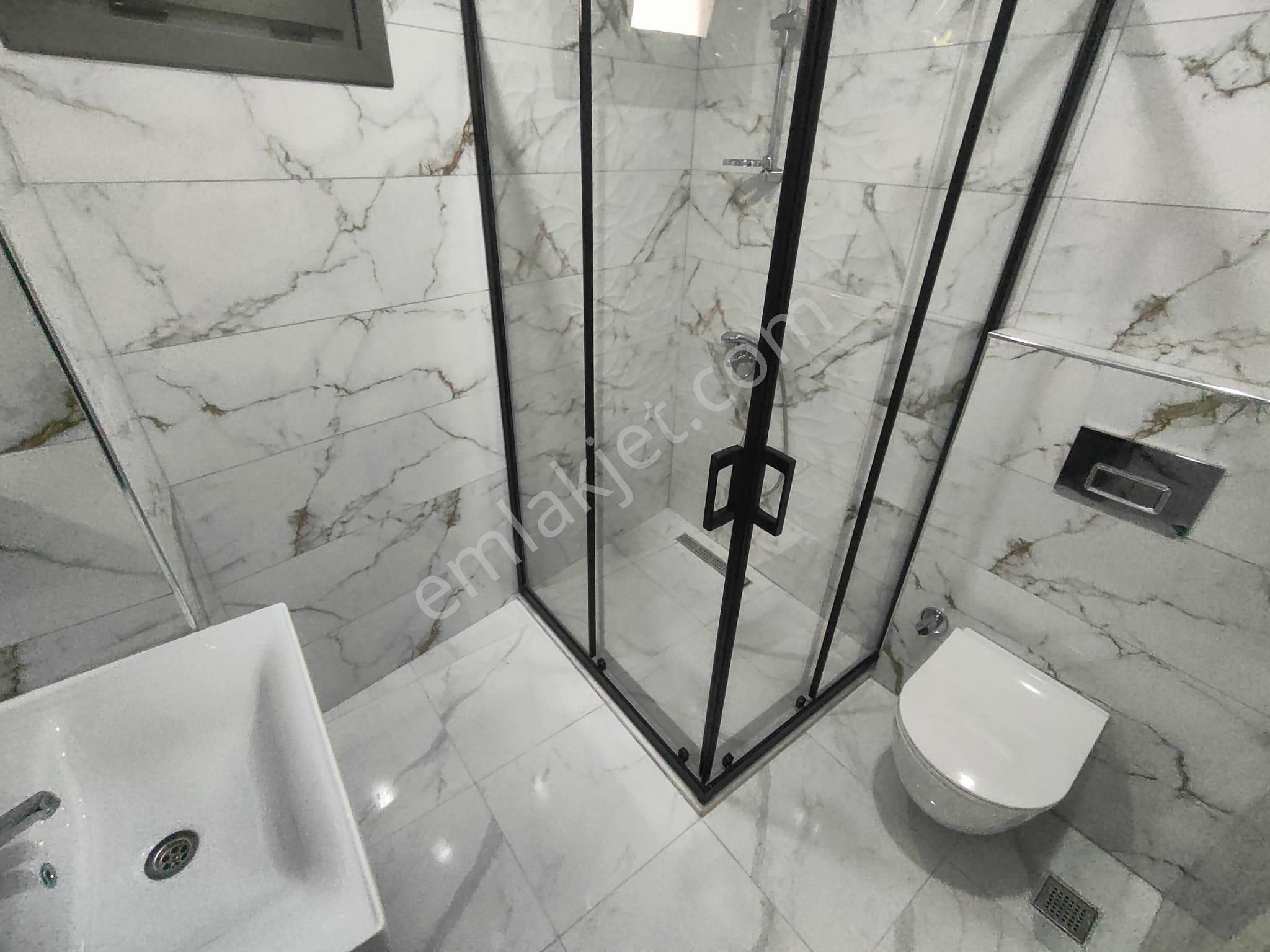 Emlak Dünyasından Küçükyalı Da Satılık 1+1 Bahçe Kullanımlı - Görsel 7