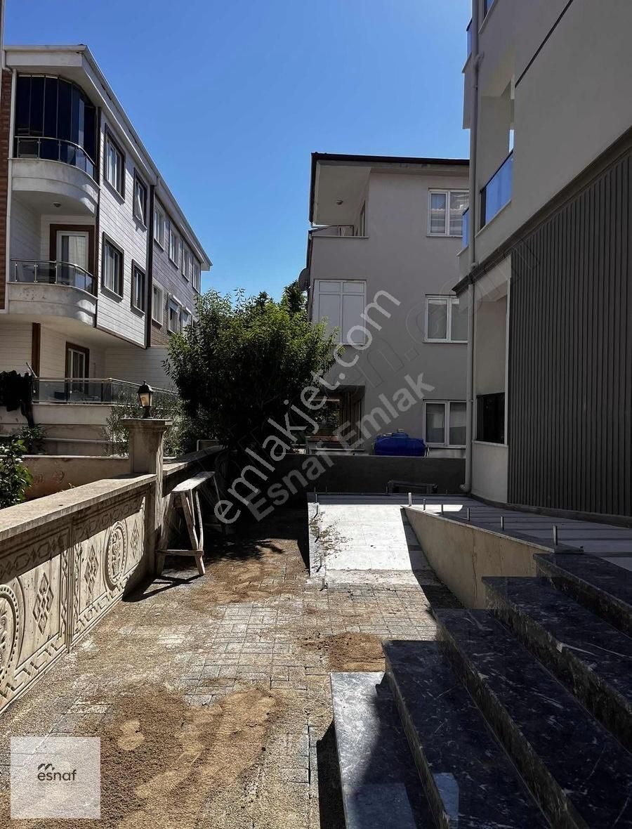 Esnaf Emlaktan Gömeç İn Tam Kalbinde Geniş Balkonlu 2+1 Daire - Görsel 5