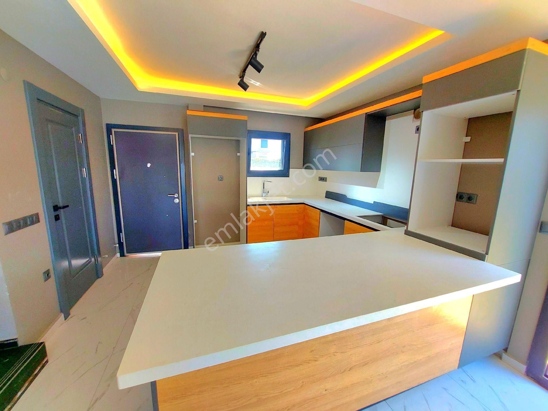 Kuşadasında Plaja Ve Avm'lere Yakın Havuzlu Sitede Otoparklı Bahçeli Sıfır Villa - Görsel 25
