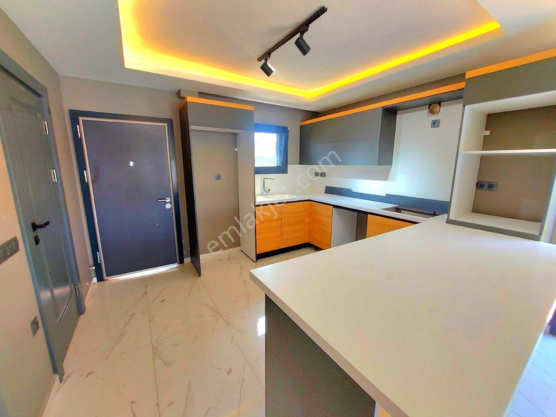 Kuşadasında Plaja Ve Avm'lere Yakın Havuzlu Sitede Otoparklı Bahçeli Sıfır Villa - Görsel 23