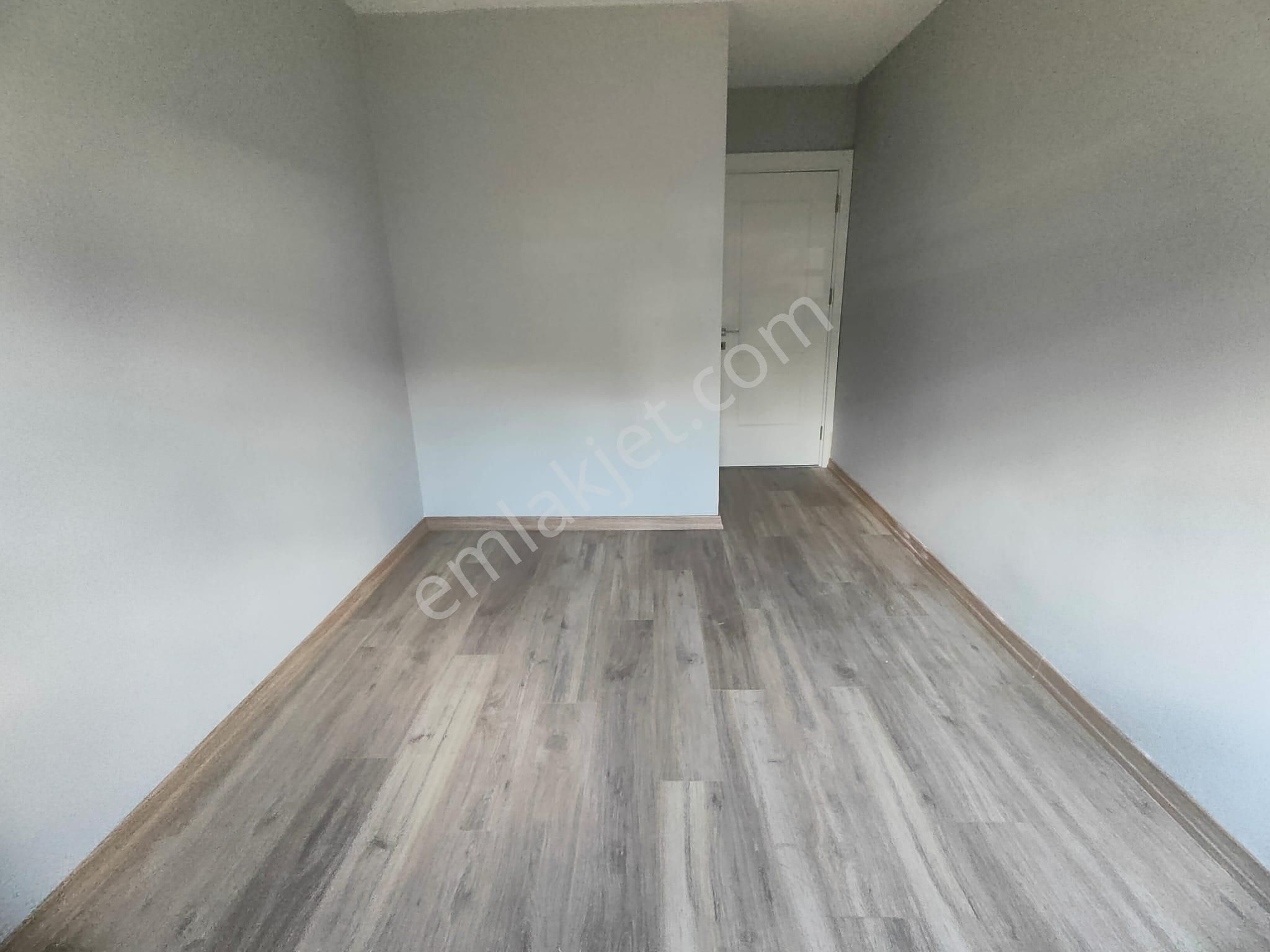 Emlak Dünyasından Küçükyalı'da 2+1 Bahçe Kullanımlı Sıfır Daire - Görsel 9