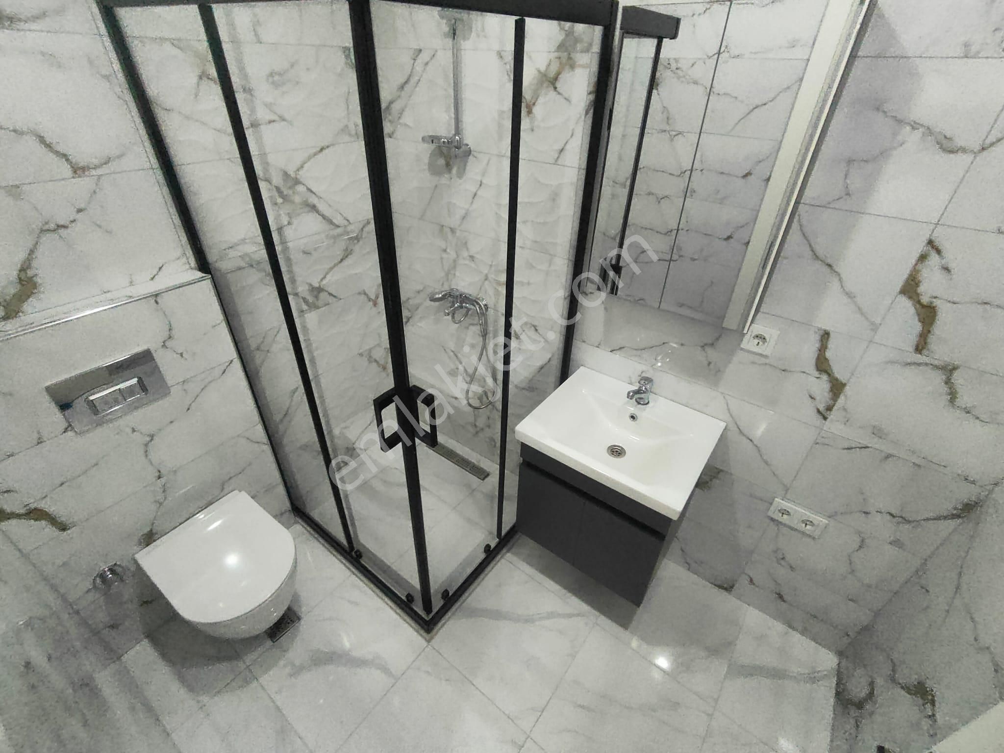 Emlak Dünyasından Küçükyalı'da 2+1 Bahçe Kullanımlı Sıfır Daire - Görsel 3