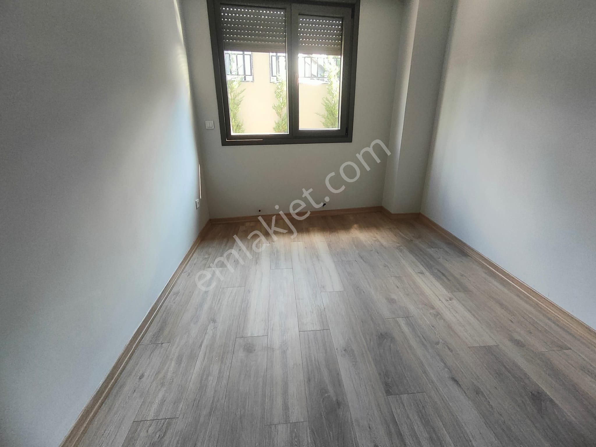 Emlak Dünyasından Küçükyalı'da 2+1 Bahçe Kullanımlı Sıfır Daire - Görsel 8