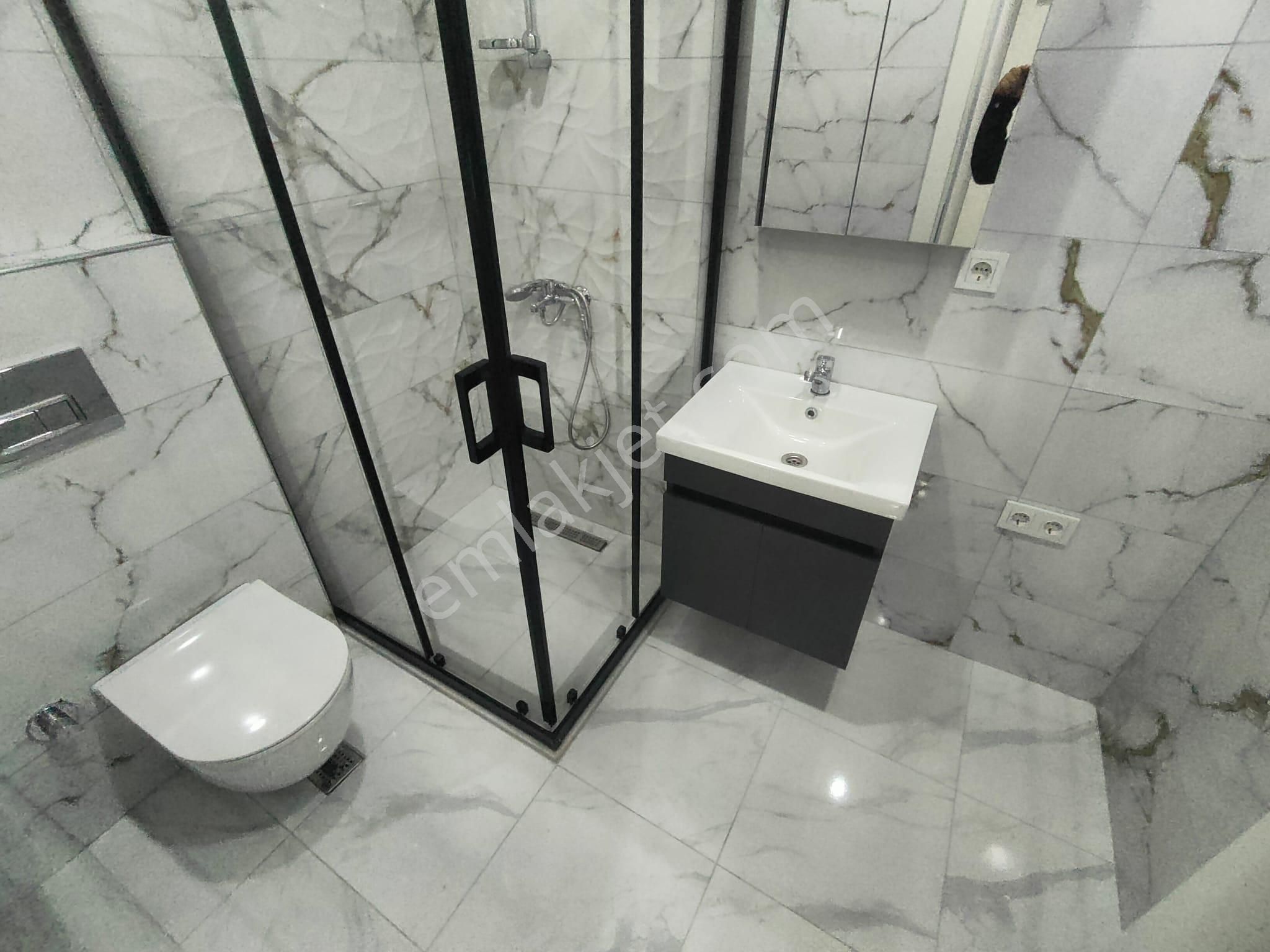 Emlak Dünyasından Küçükyalı'da 2+1 Bahçe Kullanımlı Sıfır Daire